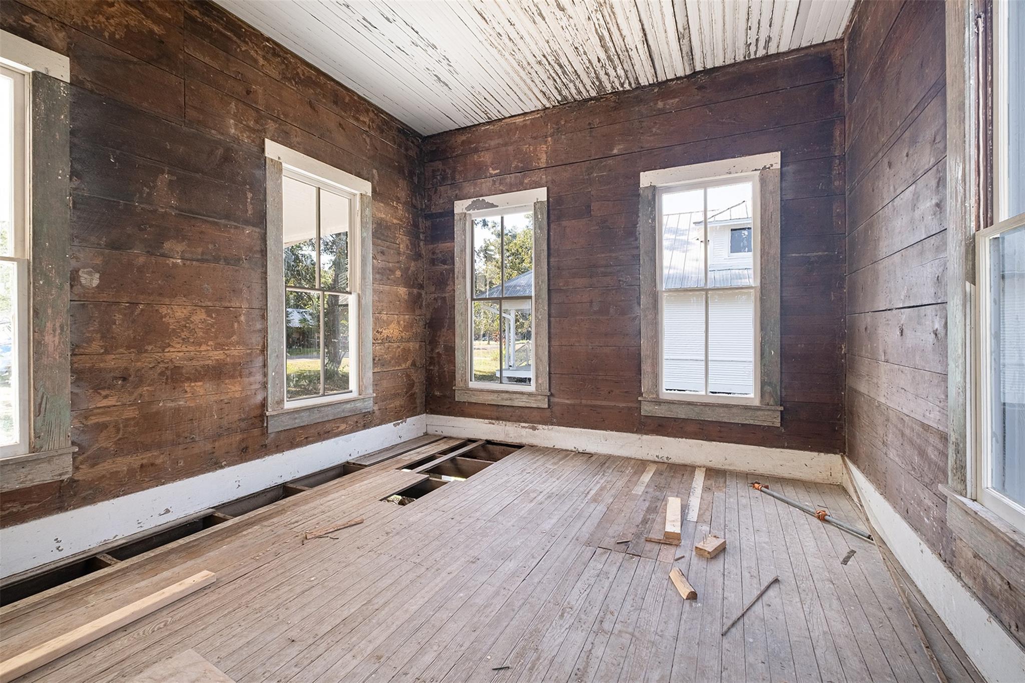 302 Washington St, Smithville, TX 78957