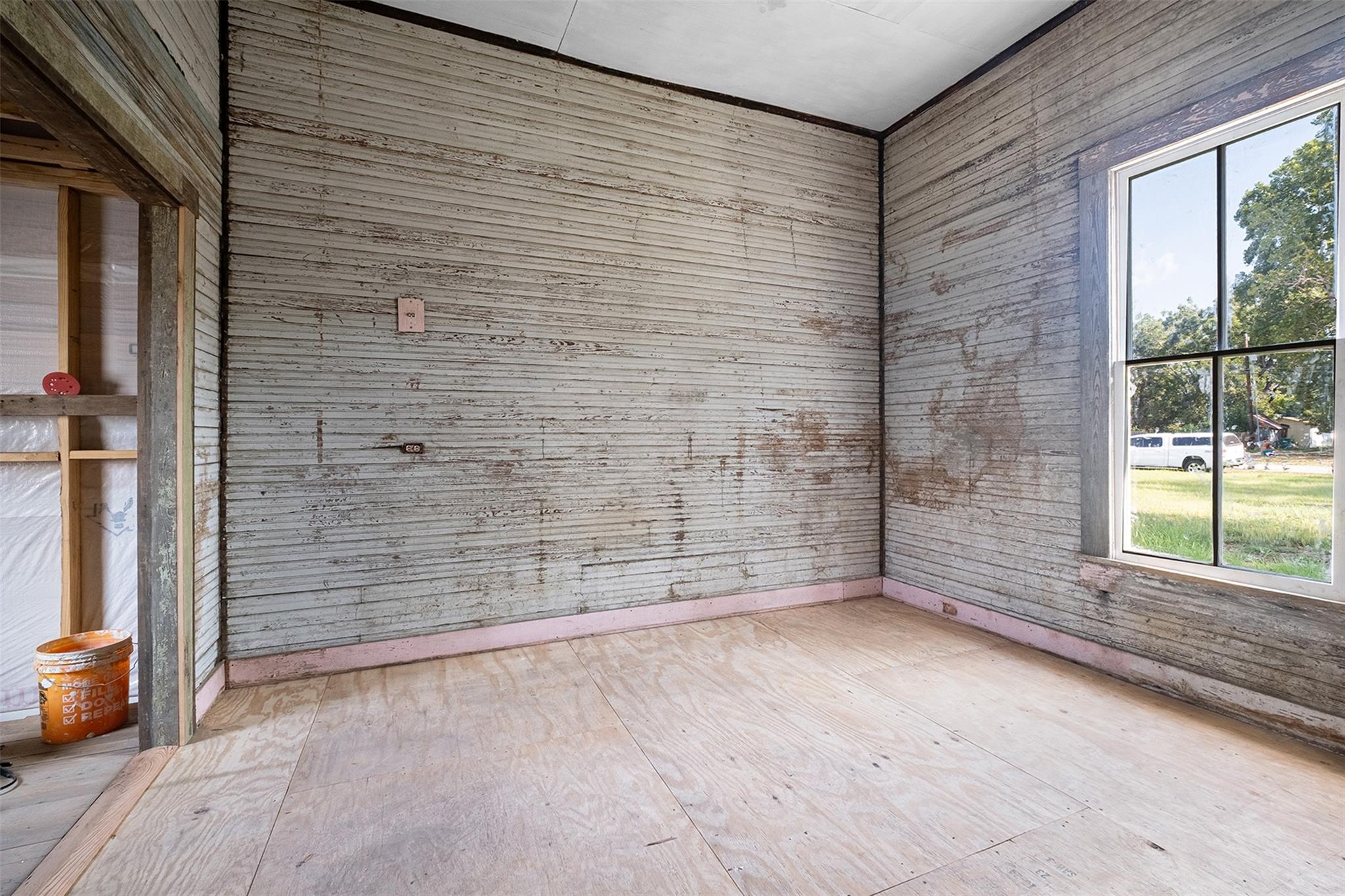 302 Washington St, Smithville, TX 78957