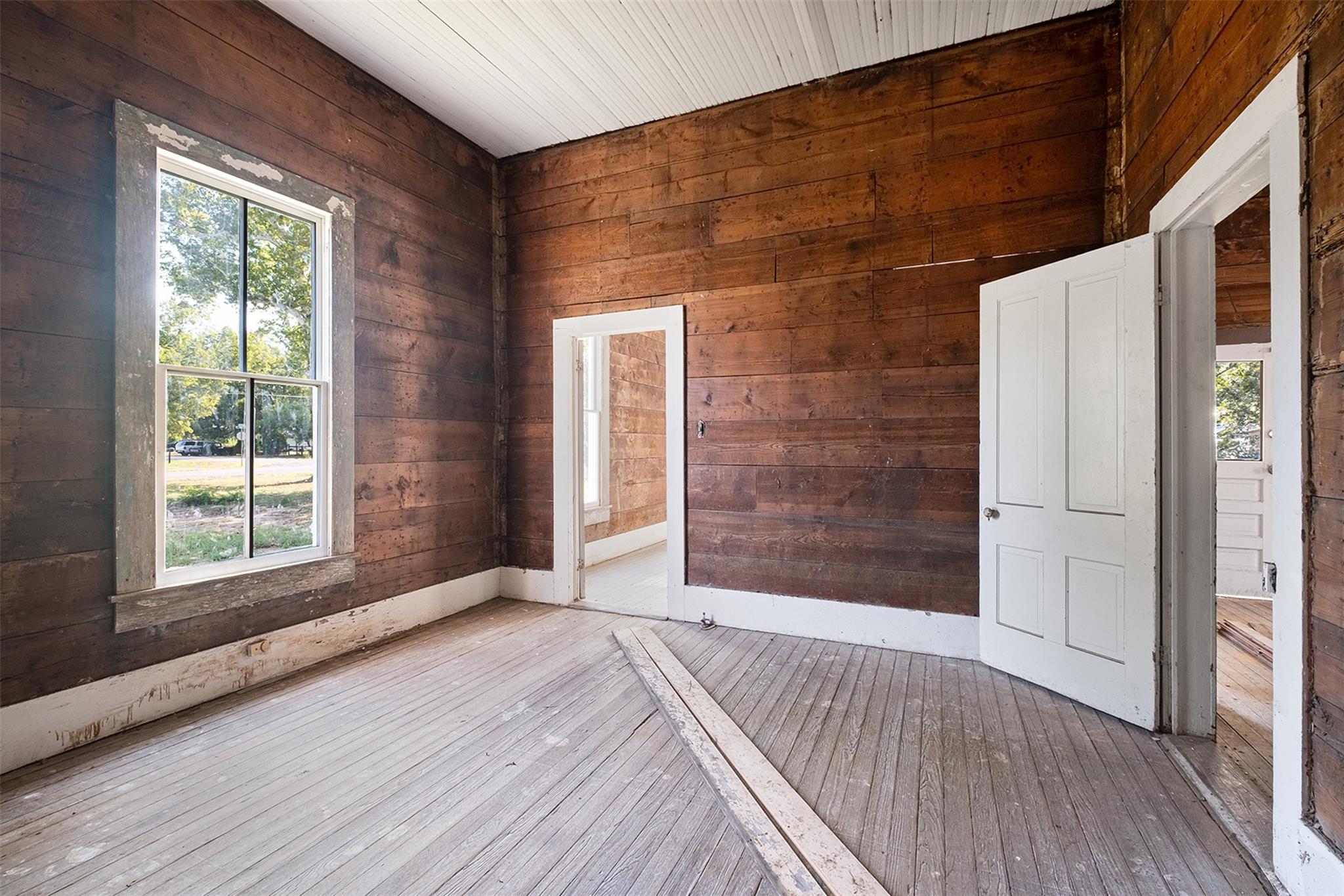 302 Washington St, Smithville, TX 78957