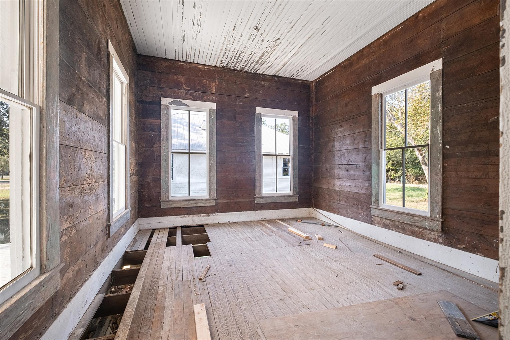 302 Washington St, Smithville, TX 78957