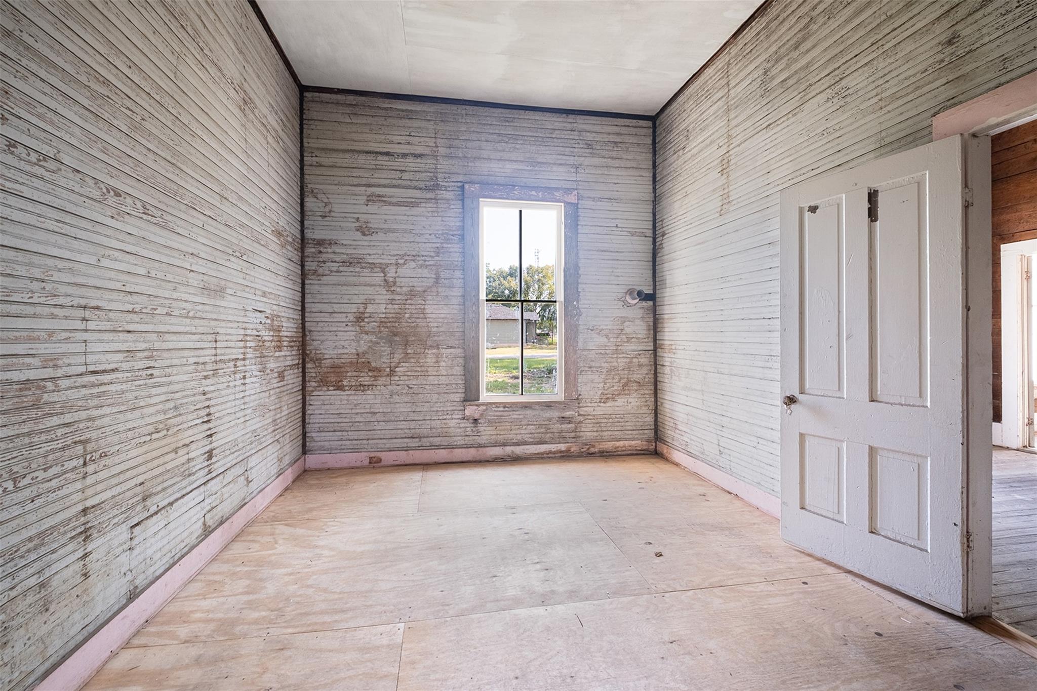 302 Washington St, Smithville, TX 78957