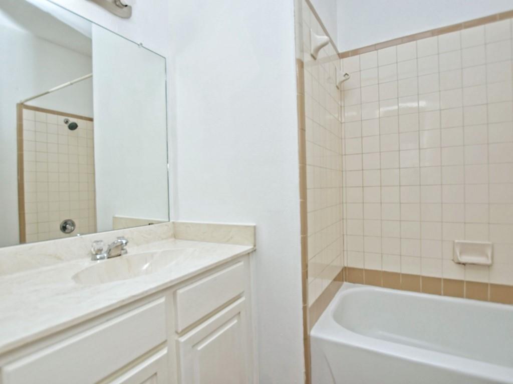 2216 San Gabriel St # 105, Austin, TX 78705