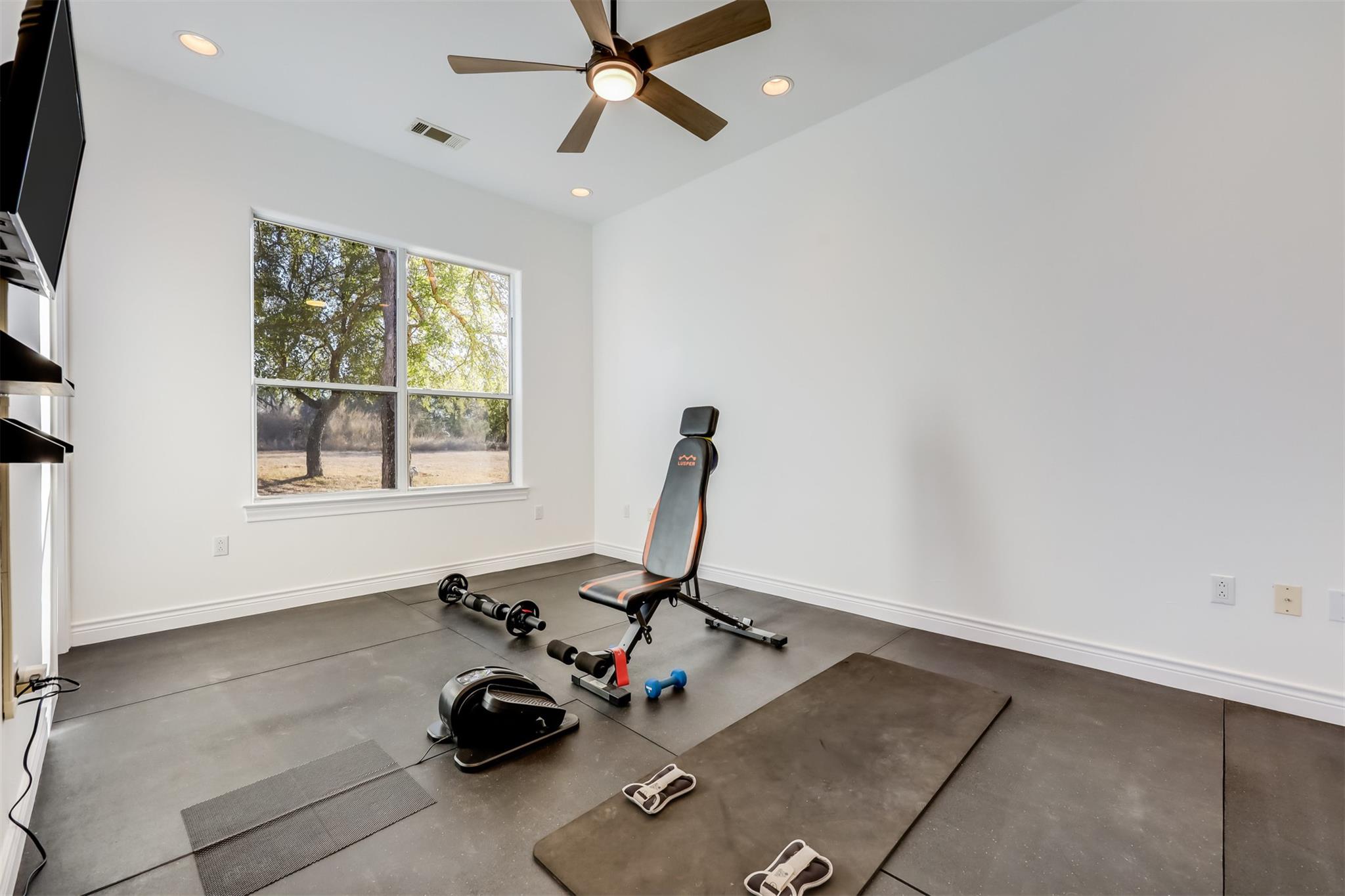 104 Running Brook Trl, Spicewood, TX 78669