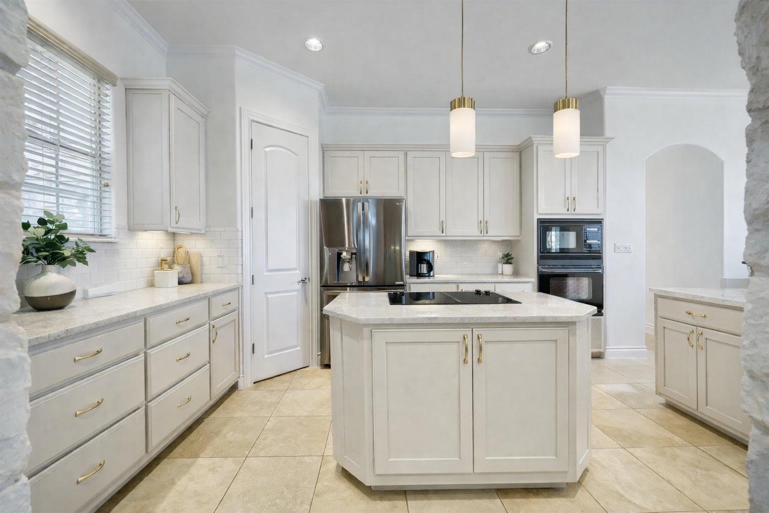 104 Running Brook Trl, Spicewood, TX 78669