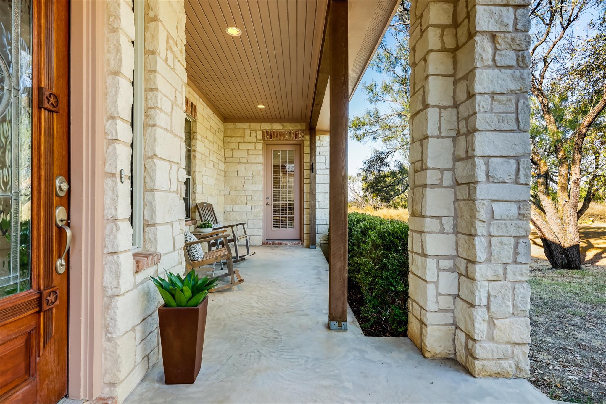 104 Running Brook Trl, Spicewood, TX 78669