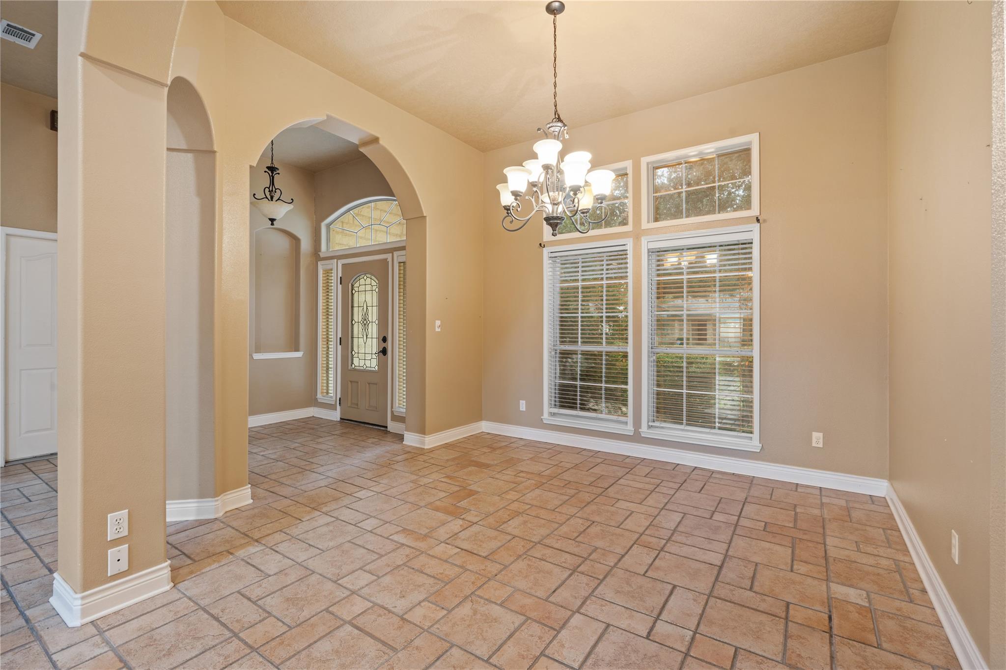 2300 Willow Ln, Taylor, TX 76574