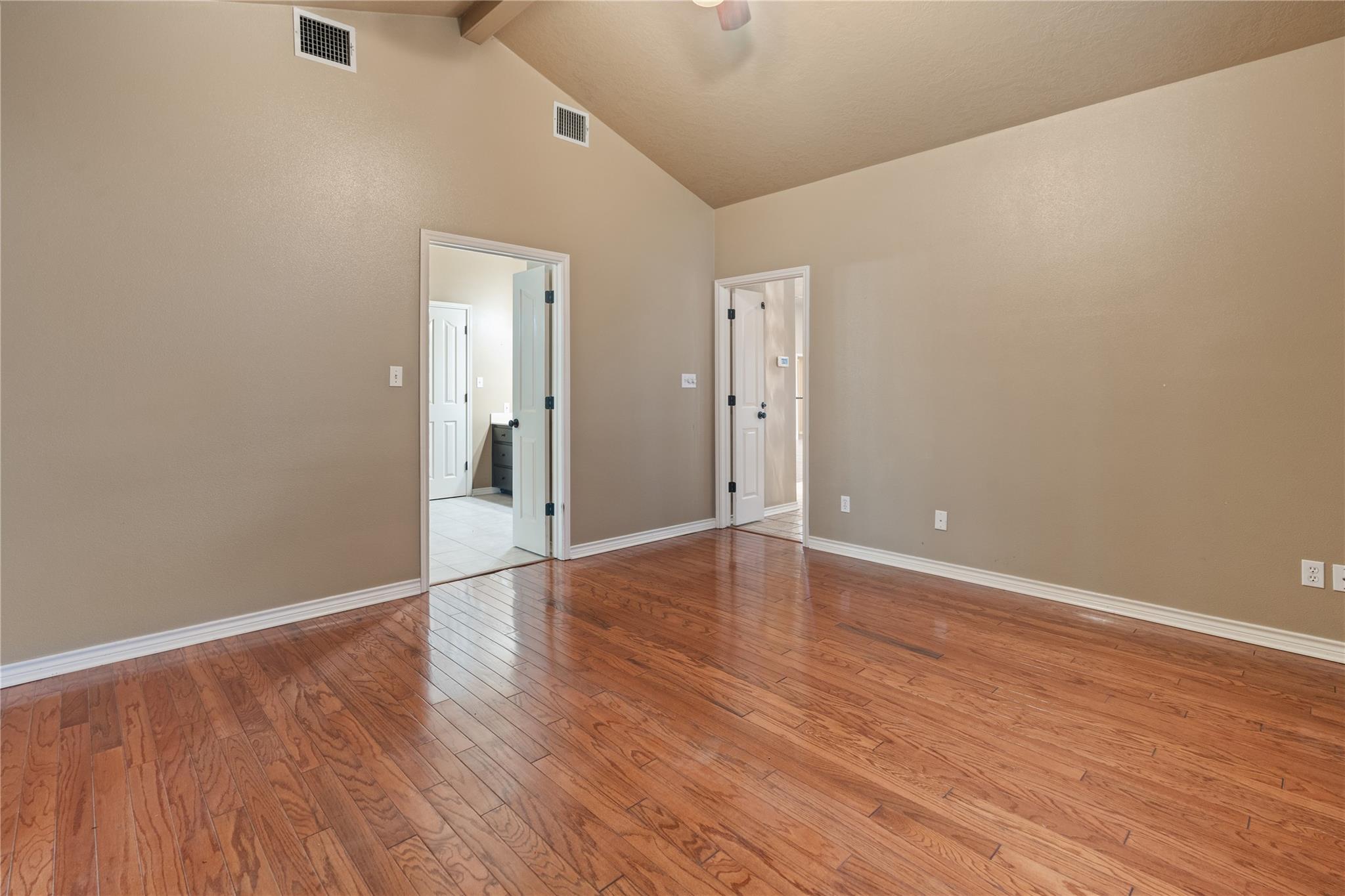 2300 Willow Ln, Taylor, TX 76574