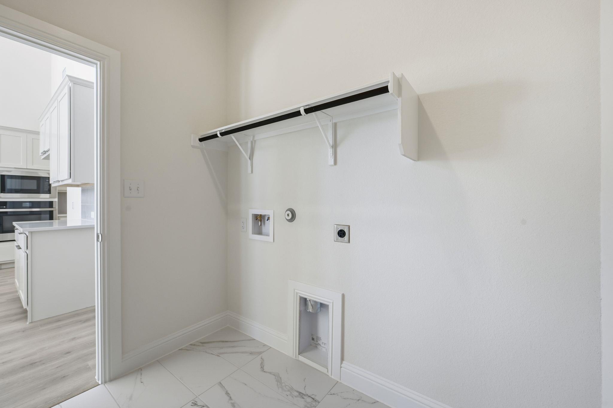 19513 Erna Dr, Pflugerville, TX 78660