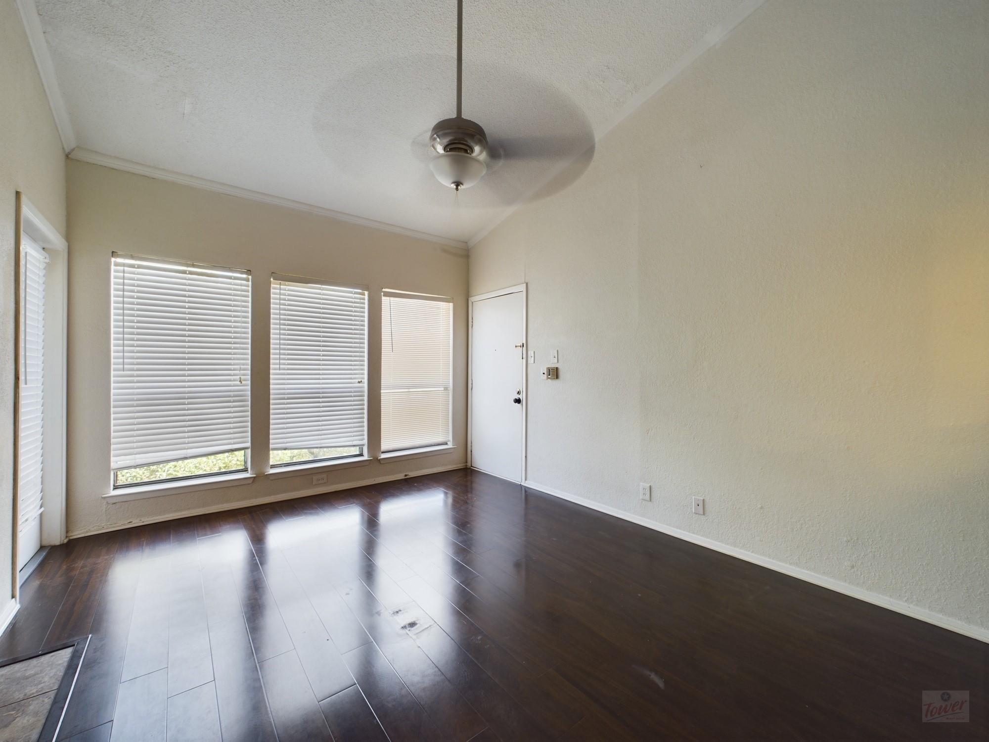 807 W 25th St # 304, Austin, TX 78705