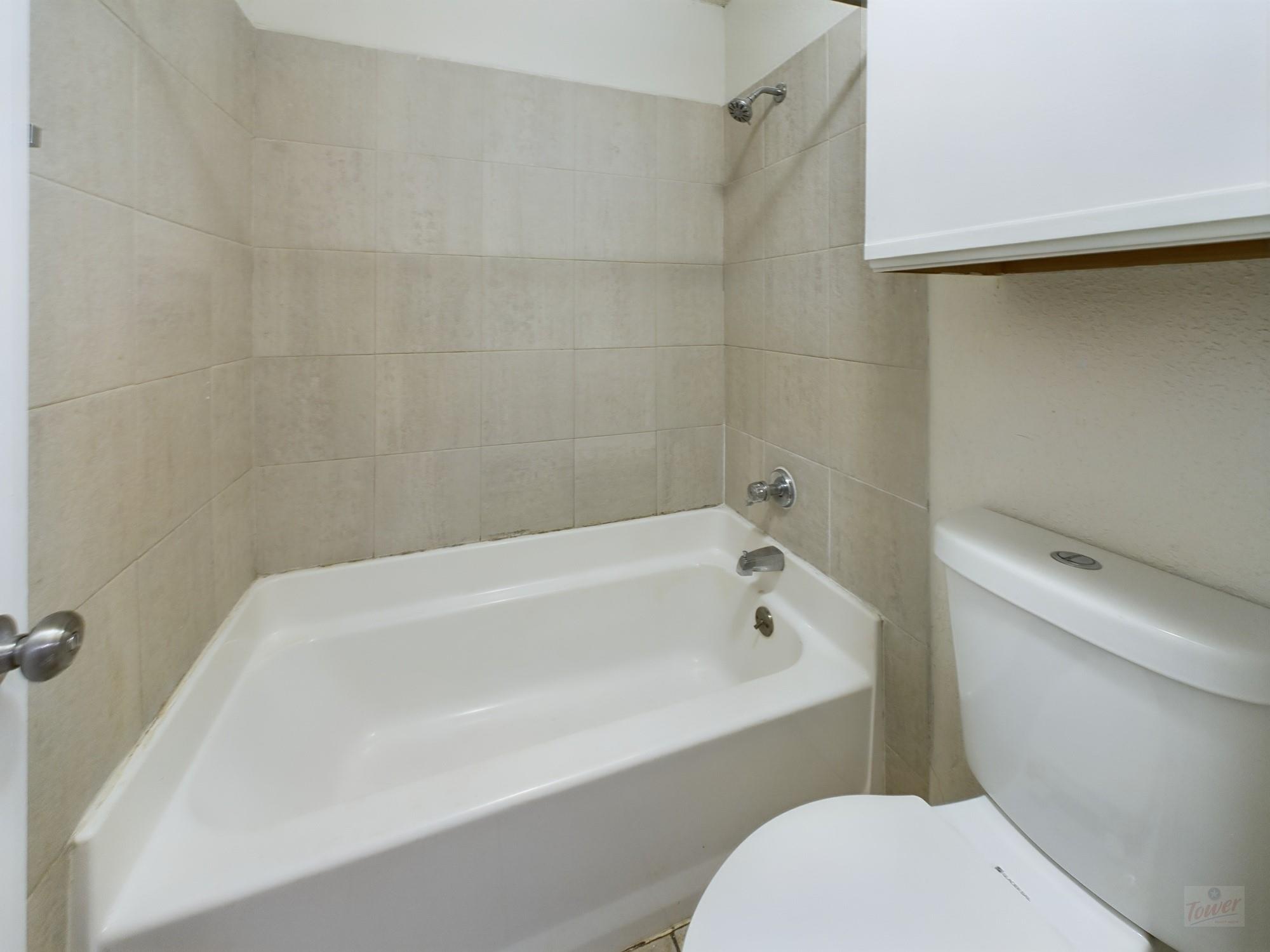 807 W 25th St # 304, Austin, TX 78705