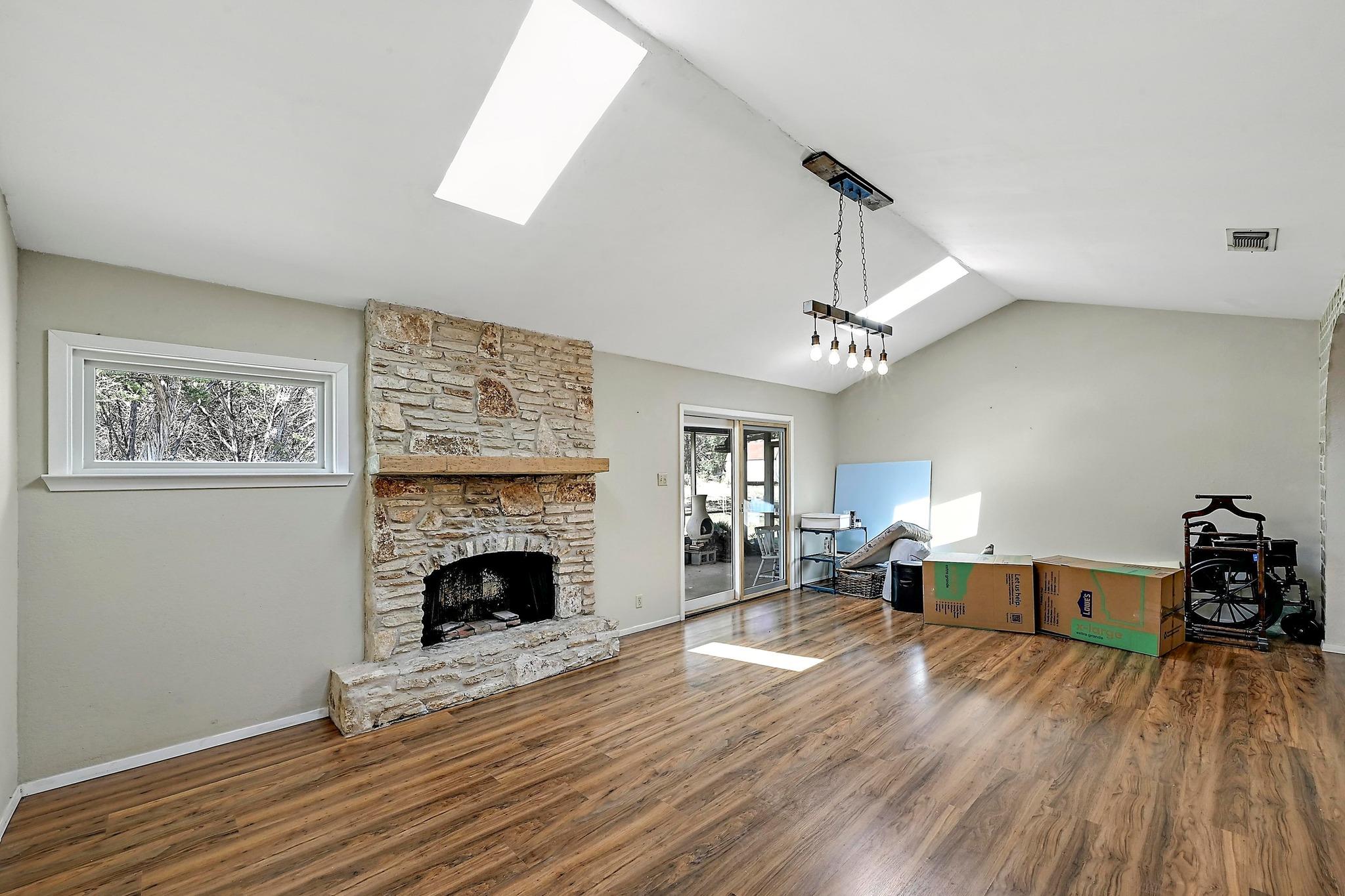 112 NE Skyview Ter, Leander, TX 78641