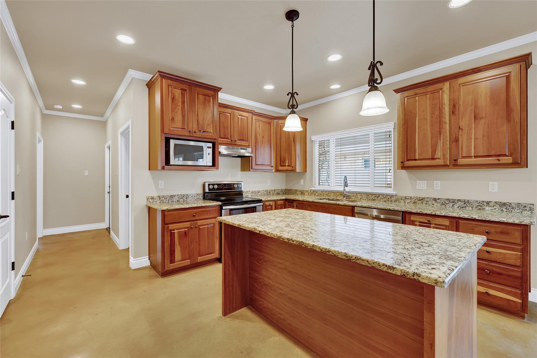 944 Hudson Ln, New Braunfels, TX 78130