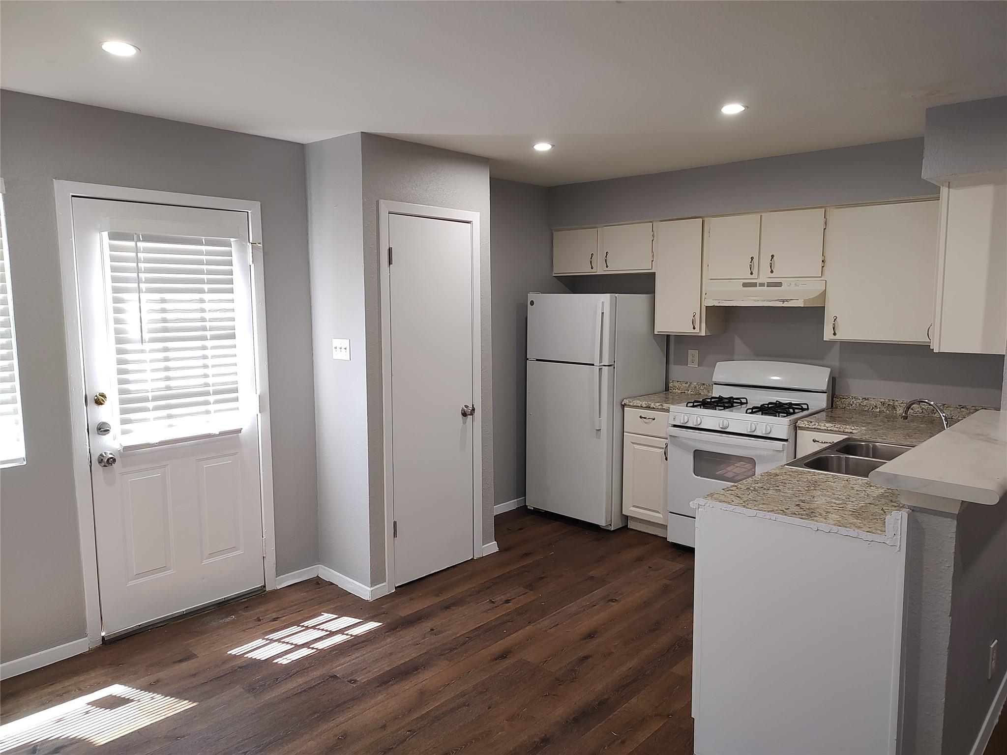 2200 Leah Cv # B, Austin, TX 78748