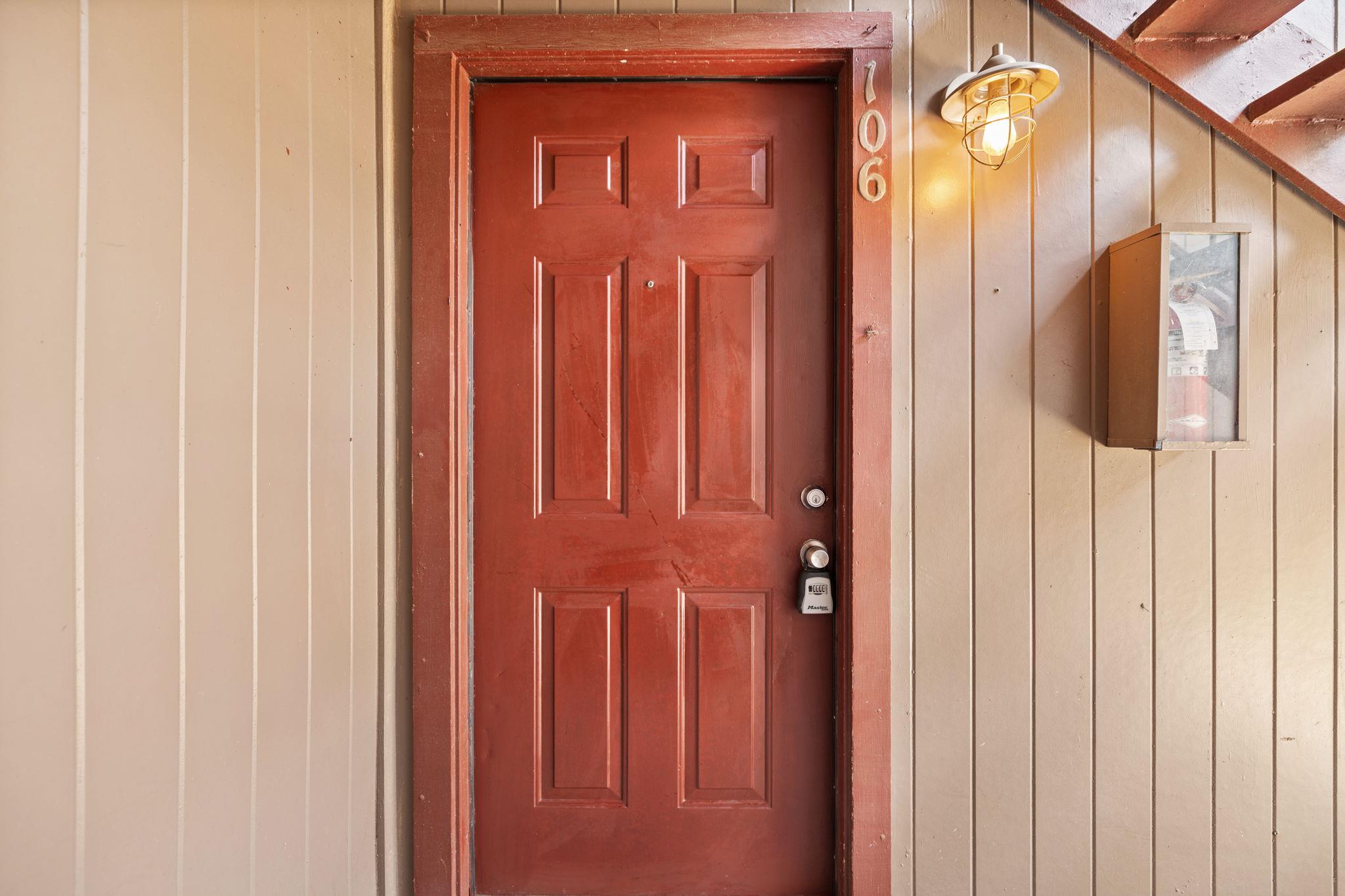 805 S Center St # 106, Austin, TX 78704