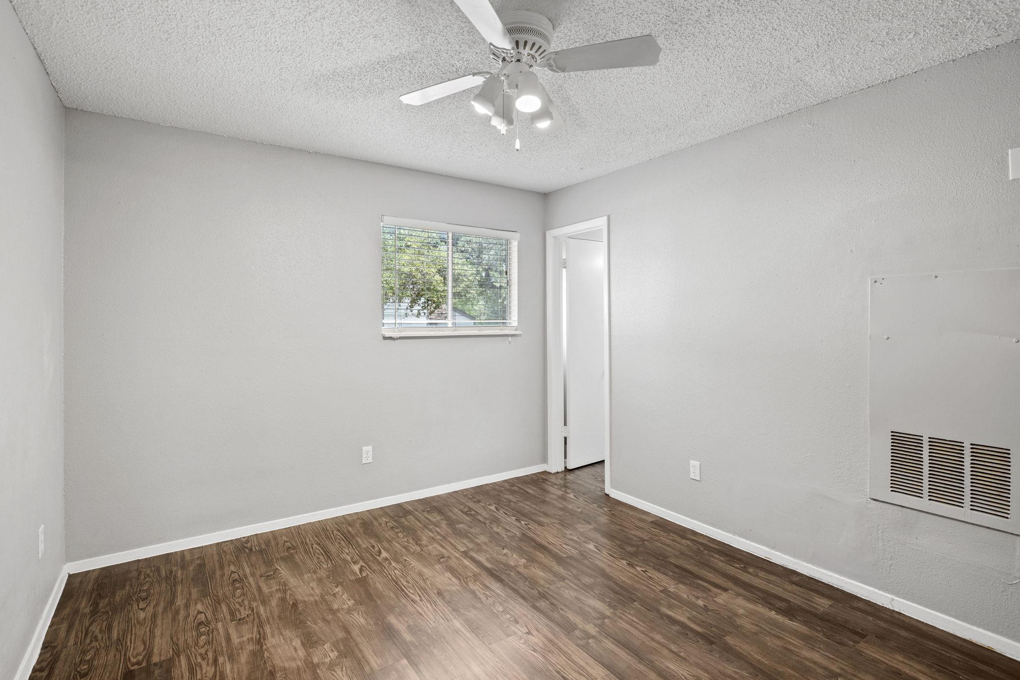 805 S Center St # 106, Austin, TX 78704