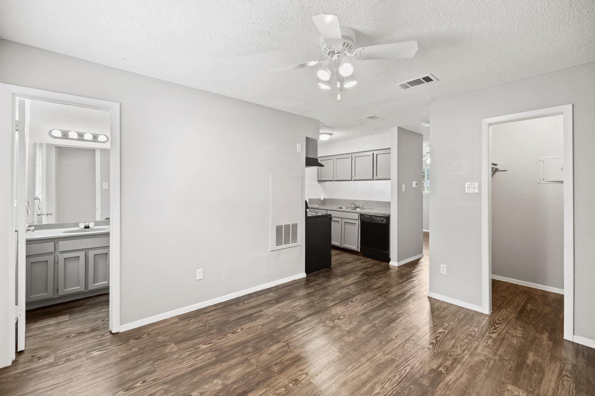 805 S Center St # 106, Austin, TX 78704