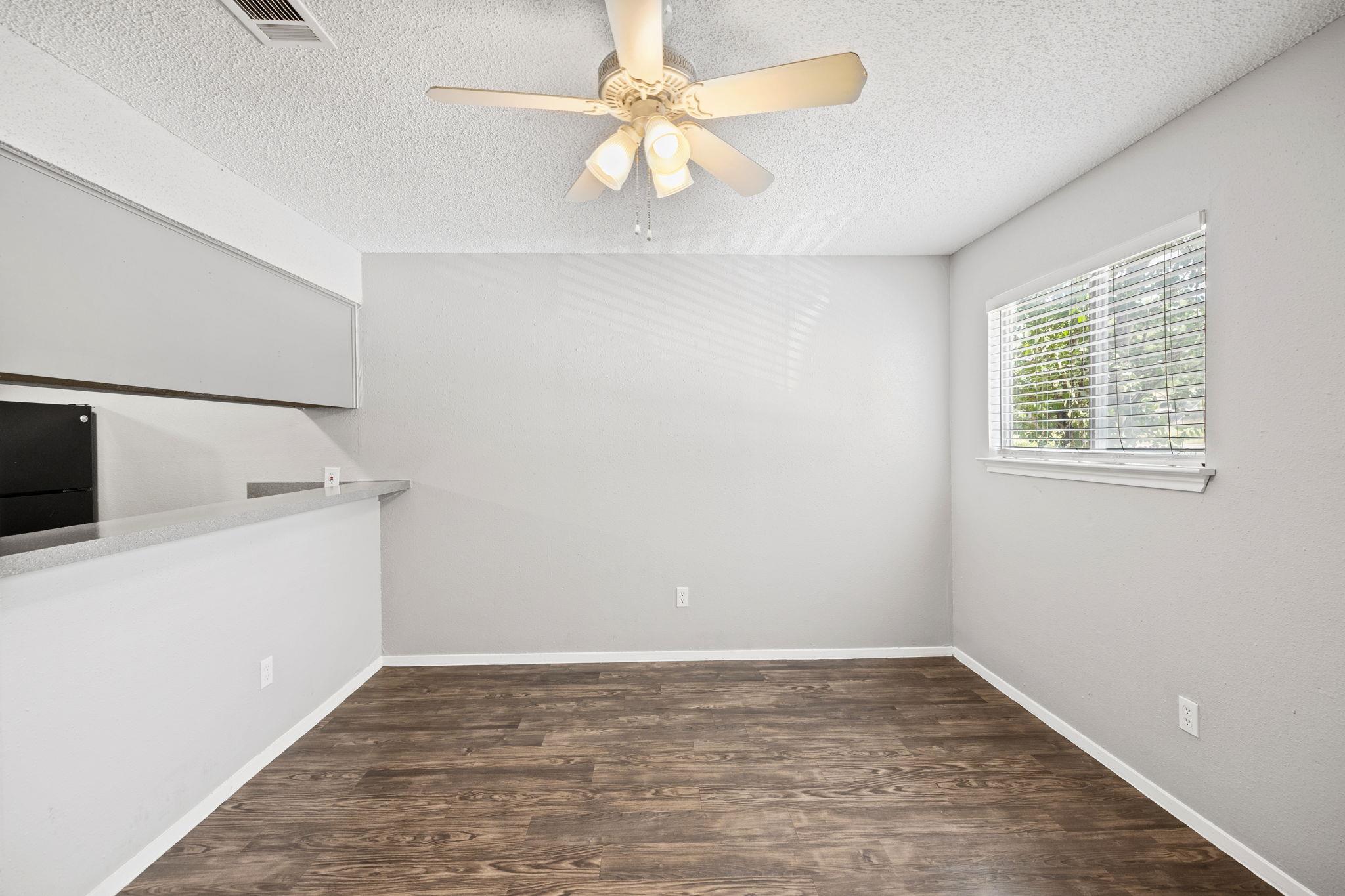 805 S Center St # 106, Austin, TX 78704