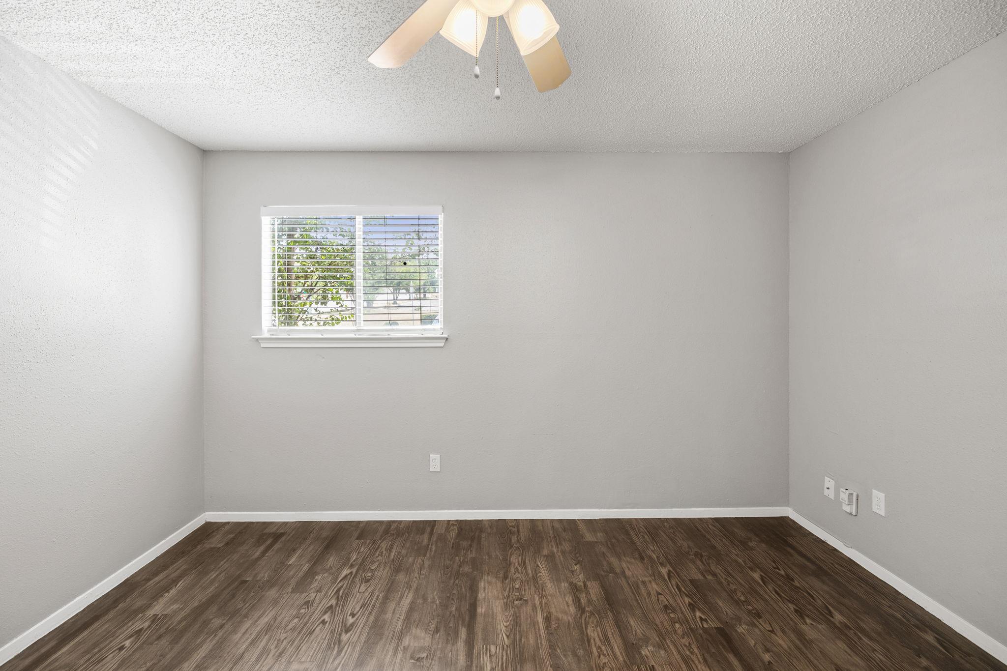 805 S Center St # 106, Austin, TX 78704