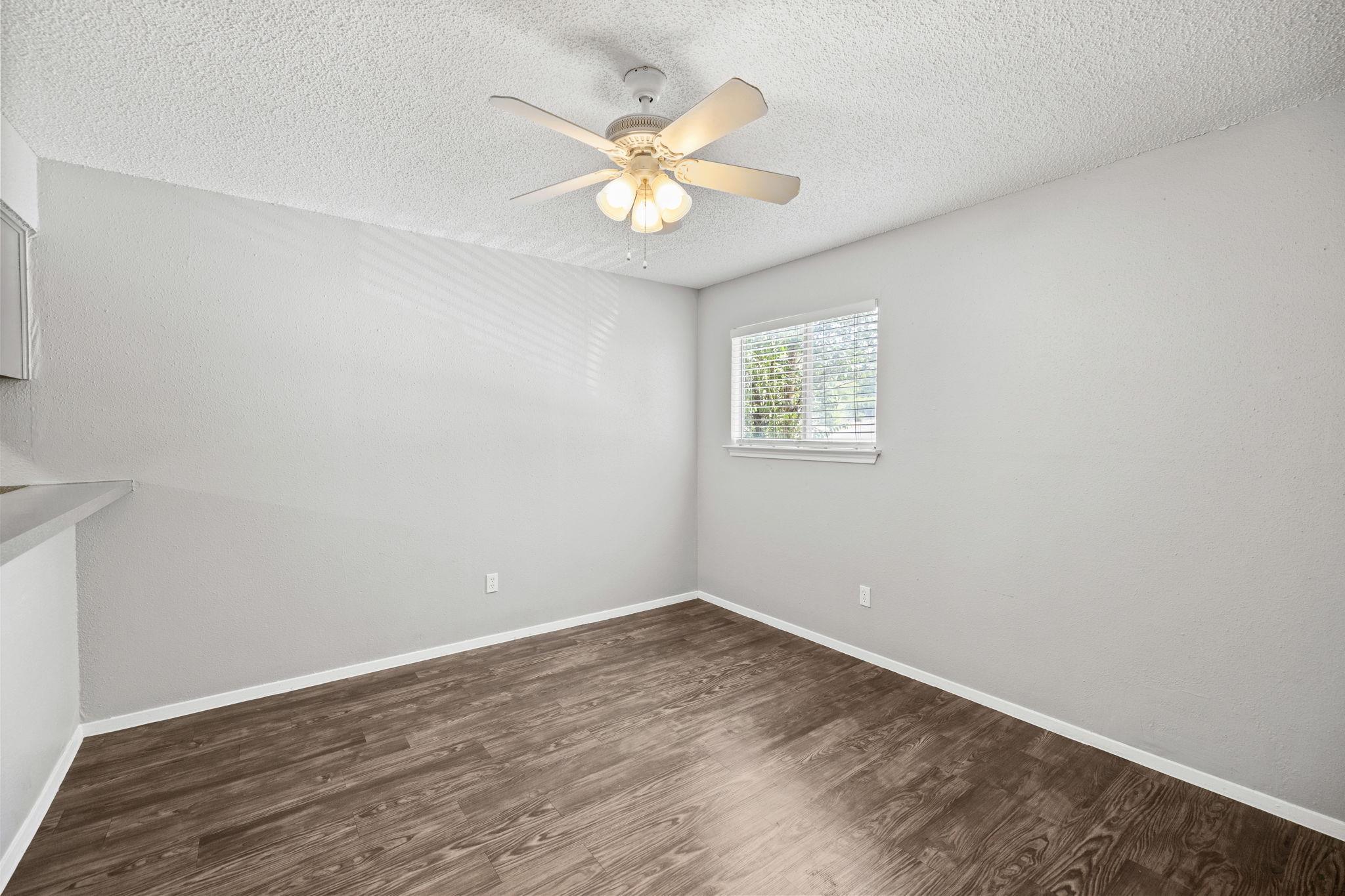 805 S Center St # 106, Austin, TX 78704