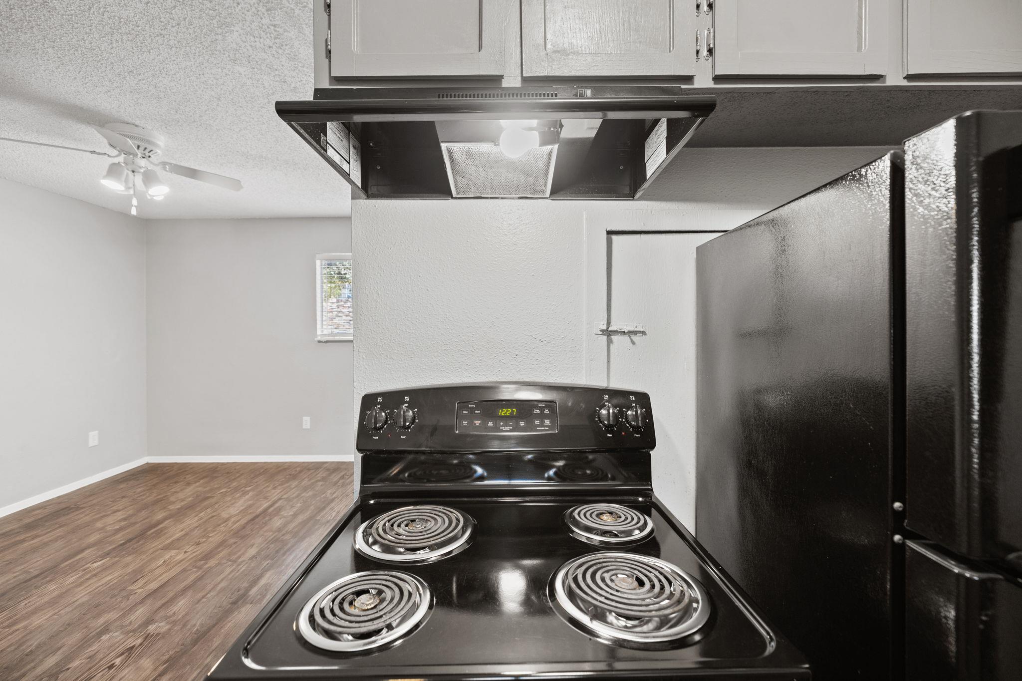 805 S Center St # 106, Austin, TX 78704