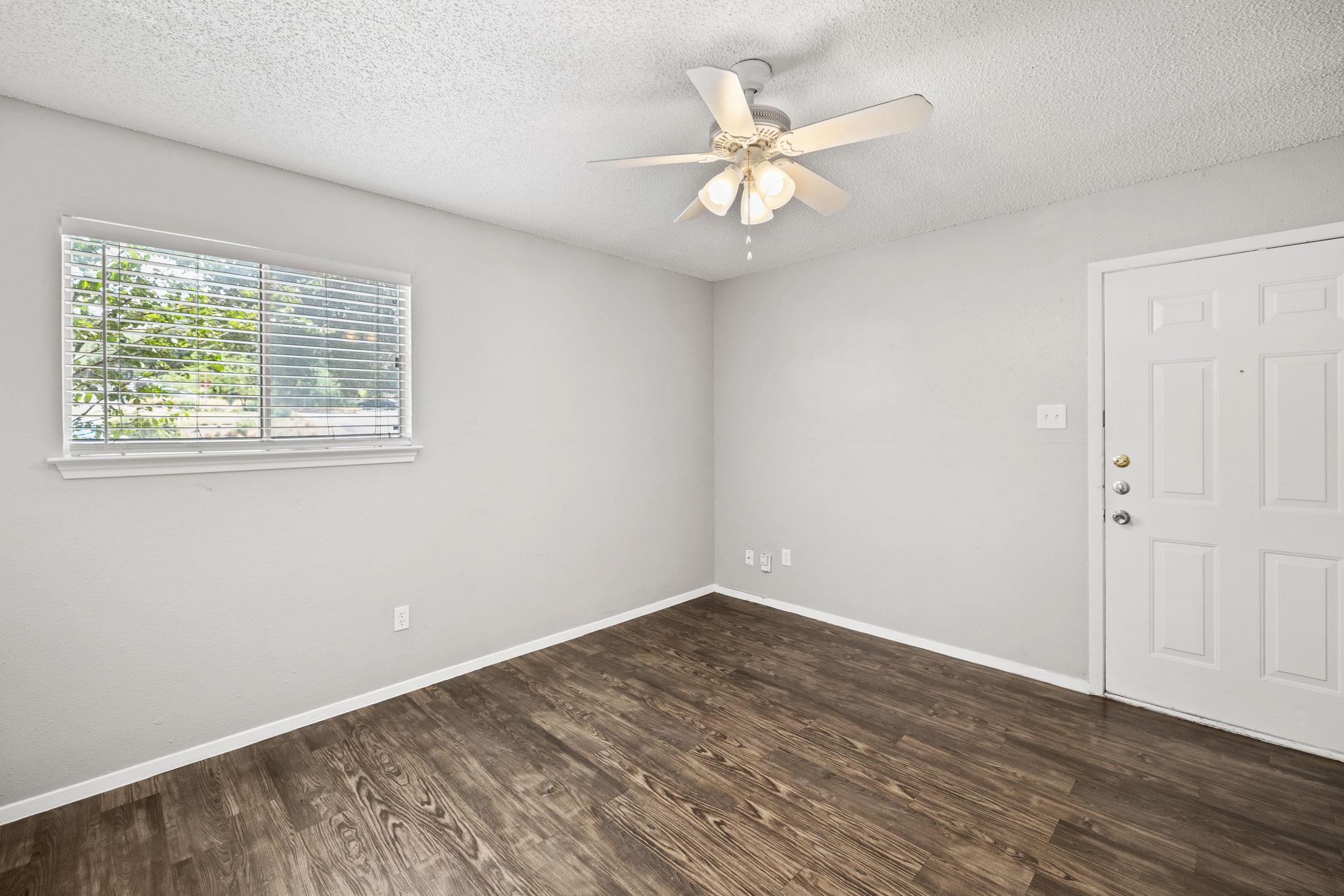 805 S Center St # 106, Austin, TX 78704