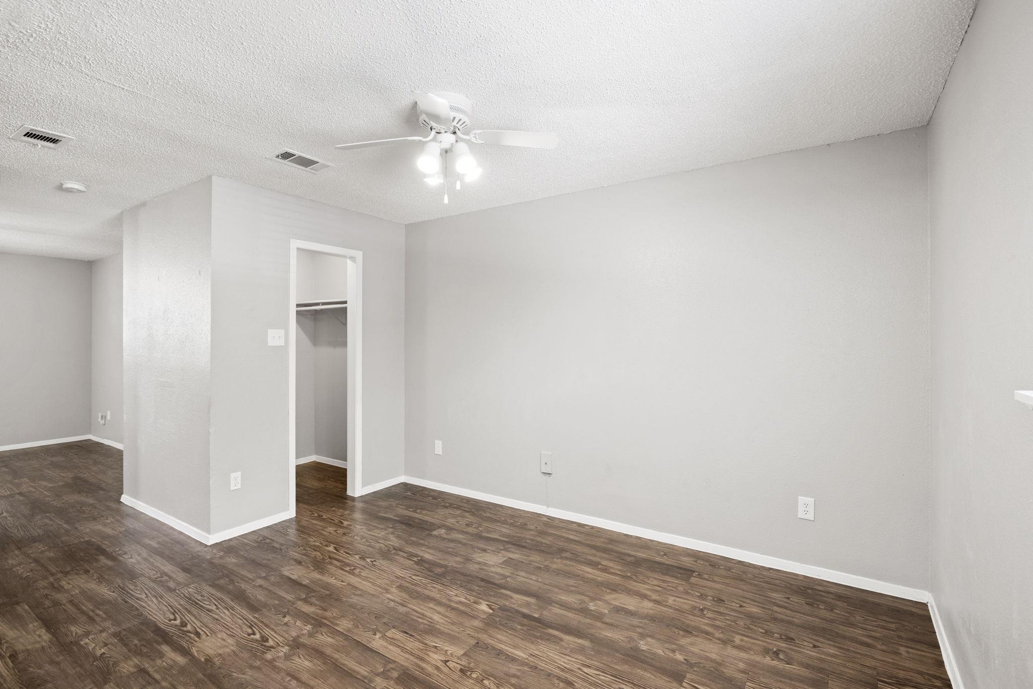 805 S Center St # 106, Austin, TX 78704