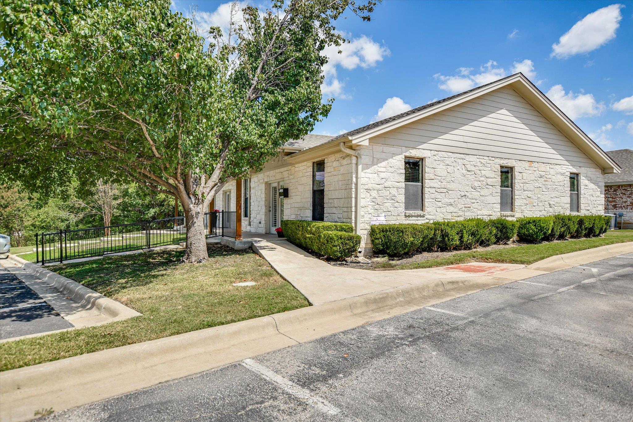 3000 Joe Dimaggio Blvd # 39, Round Rock, TX 78665