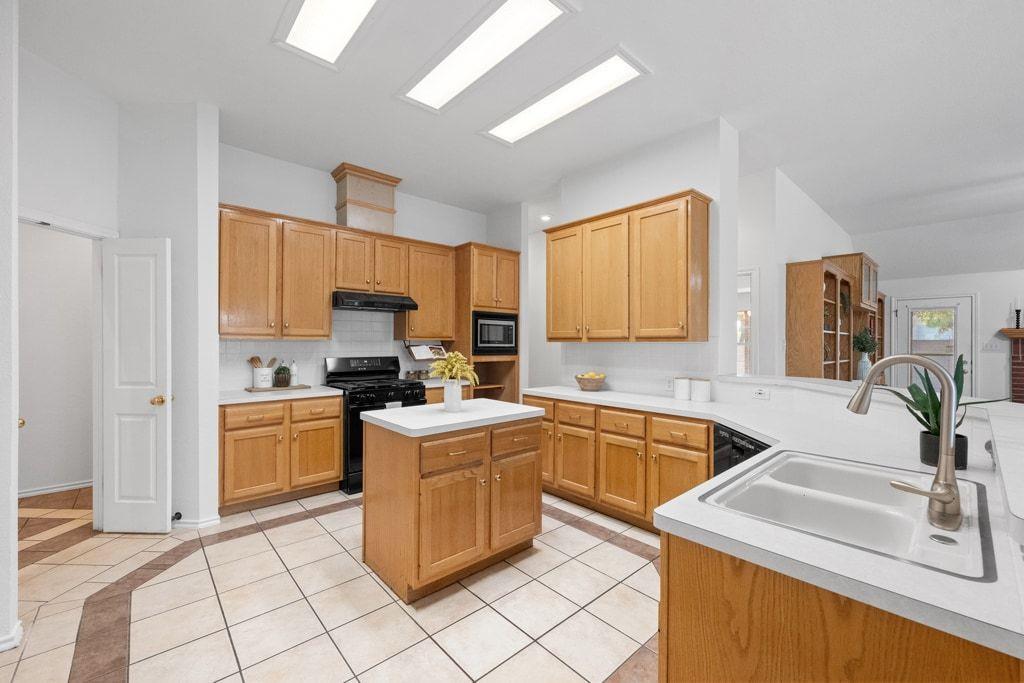 4917 Flaming Oak Cv, Austin, TX 78749