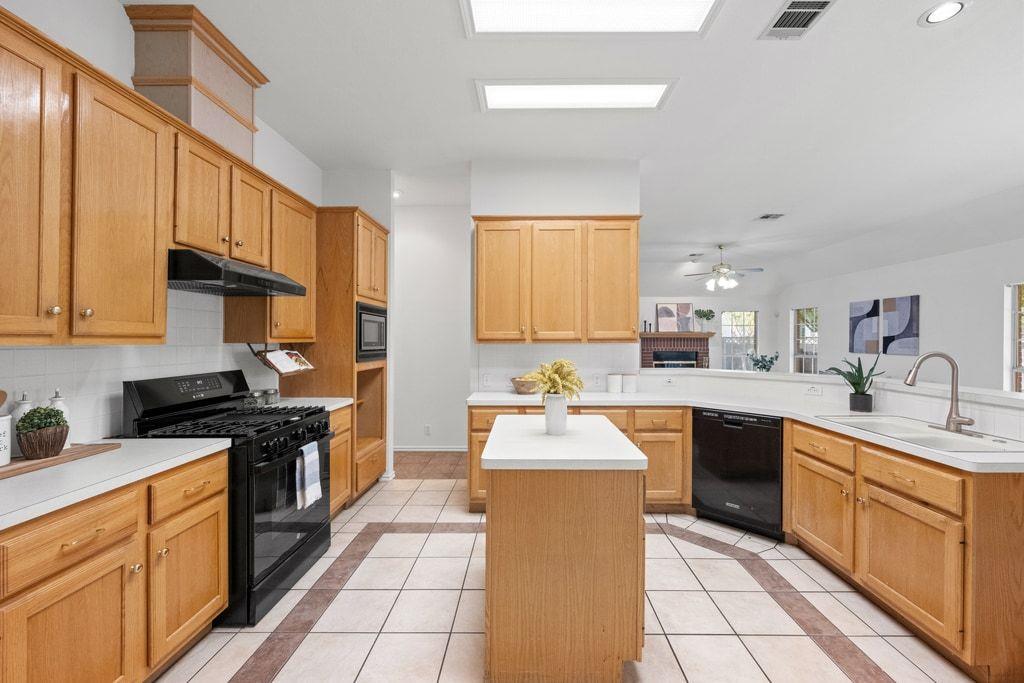 4917 Flaming Oak Cv, Austin, TX 78749