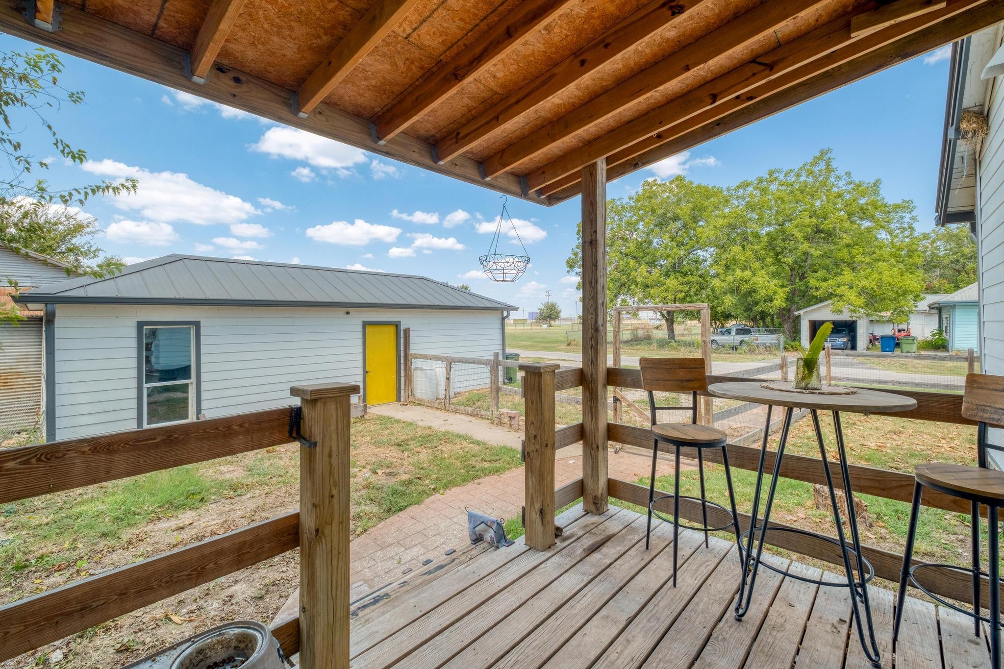 107 N Brazos St, Granger, TX 76530