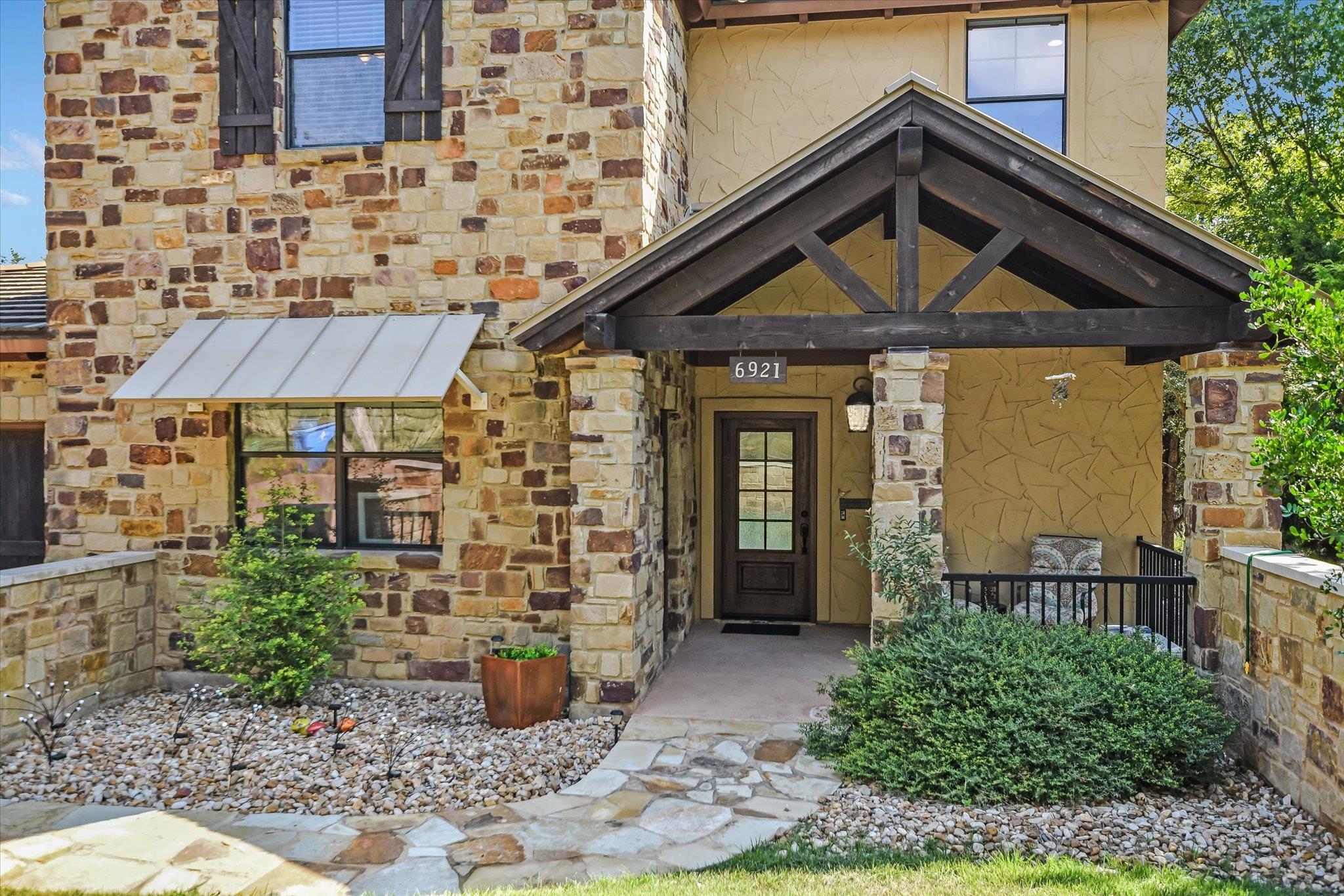 6921 Starboard Cv, Jonestown, TX 78645