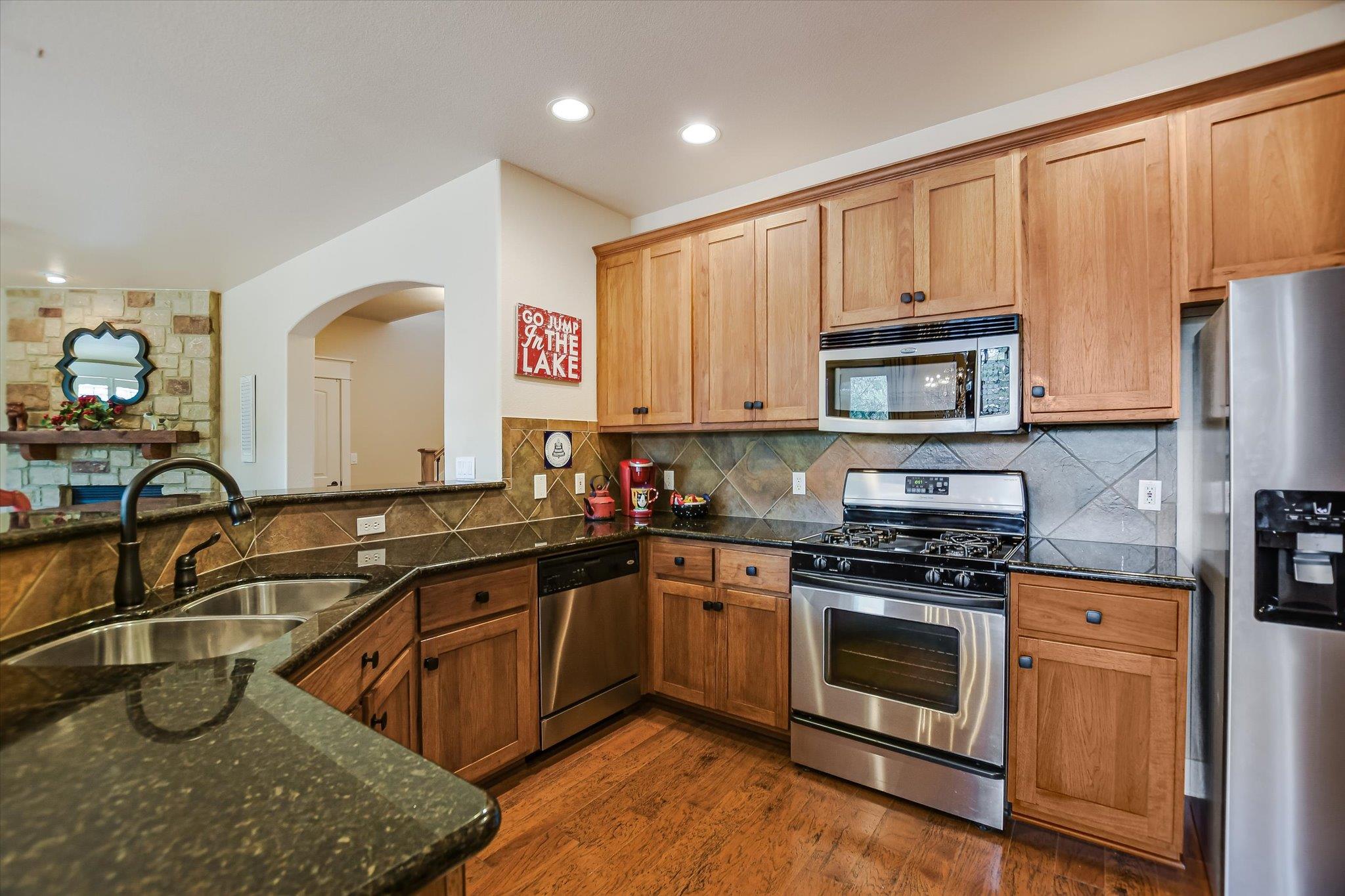 6921 Starboard Cv, Jonestown, TX 78645