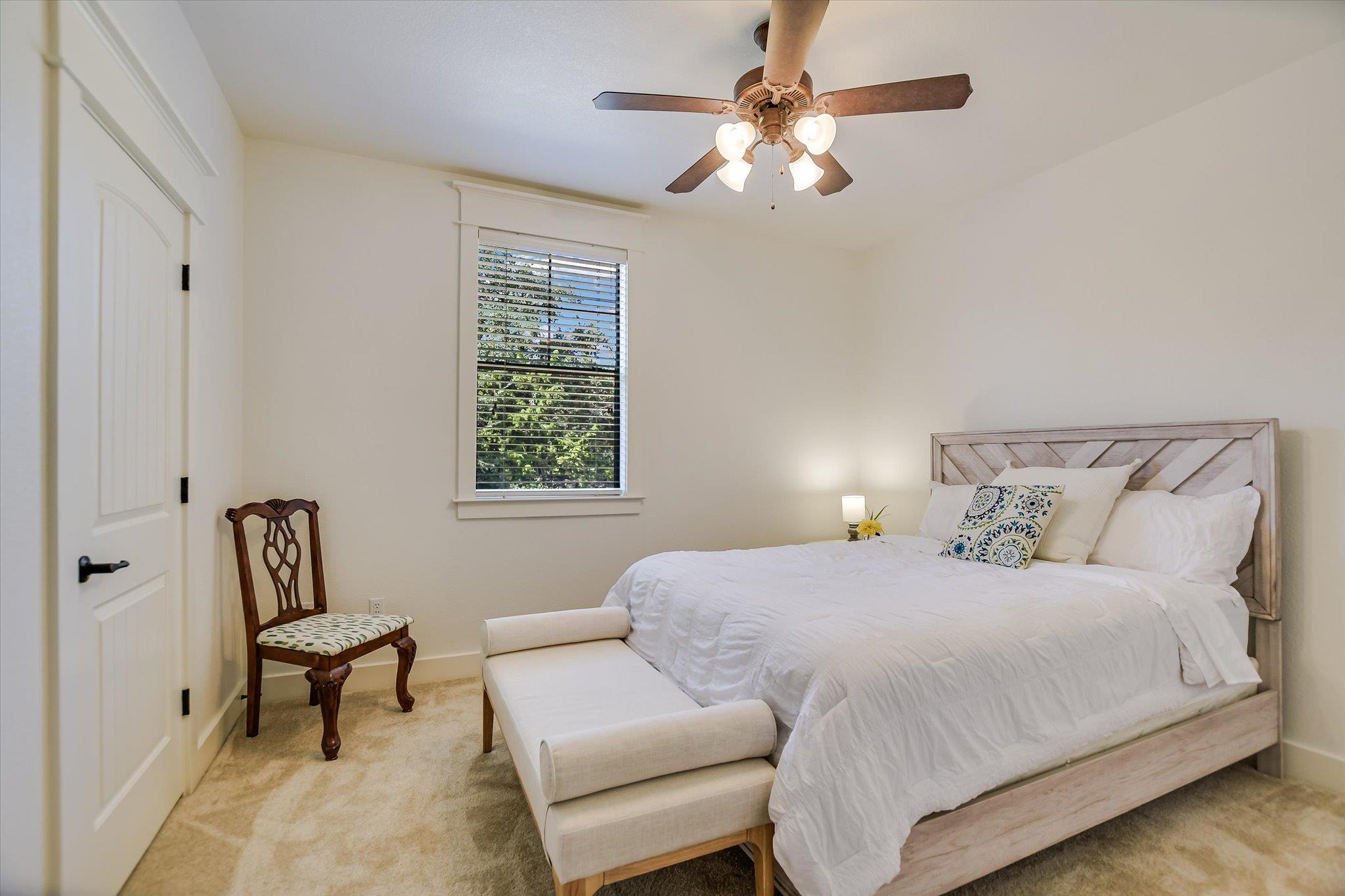 6921 Starboard Cv, Jonestown, TX 78645