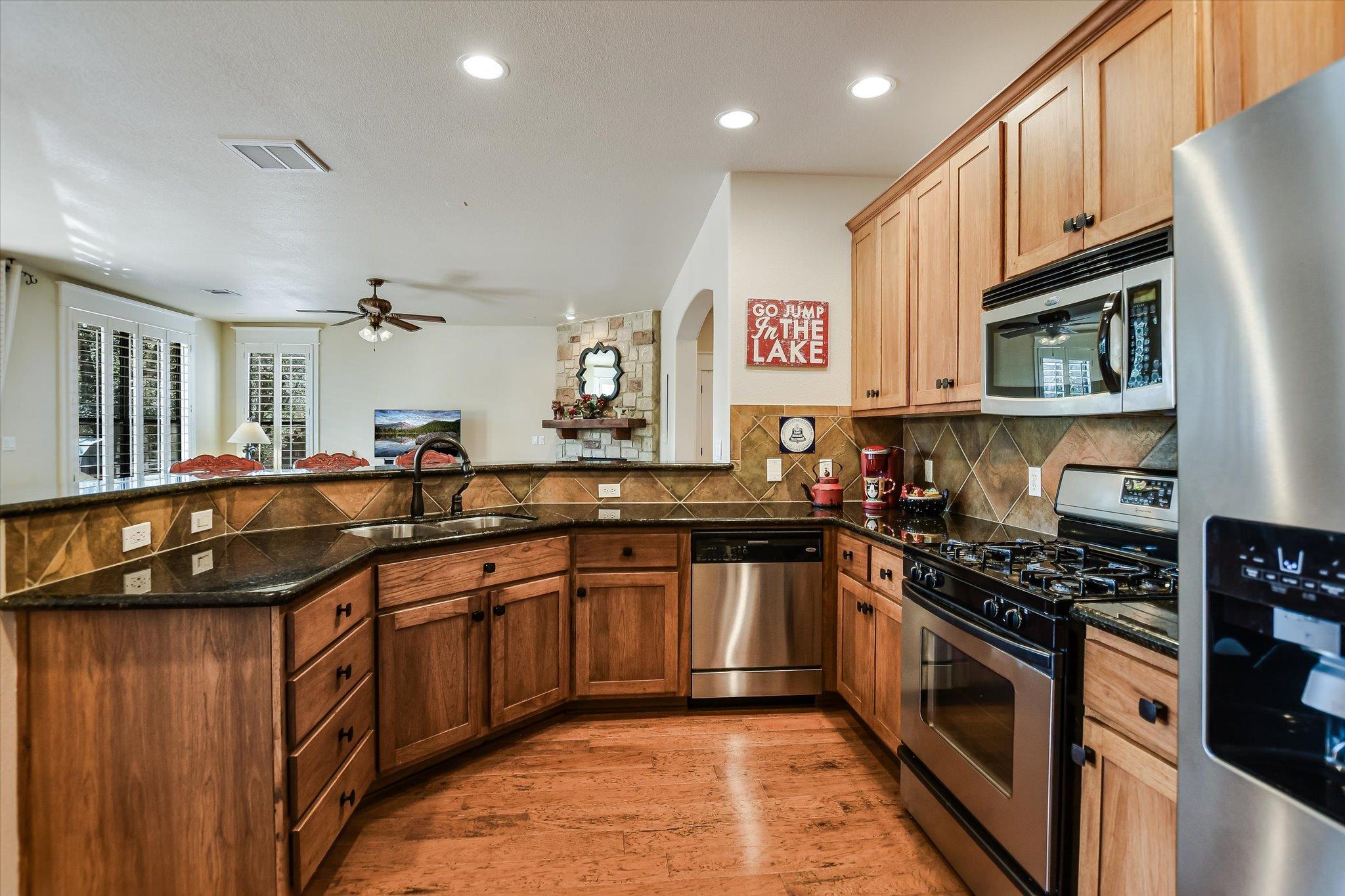 6921 Starboard Cv, Jonestown, TX 78645