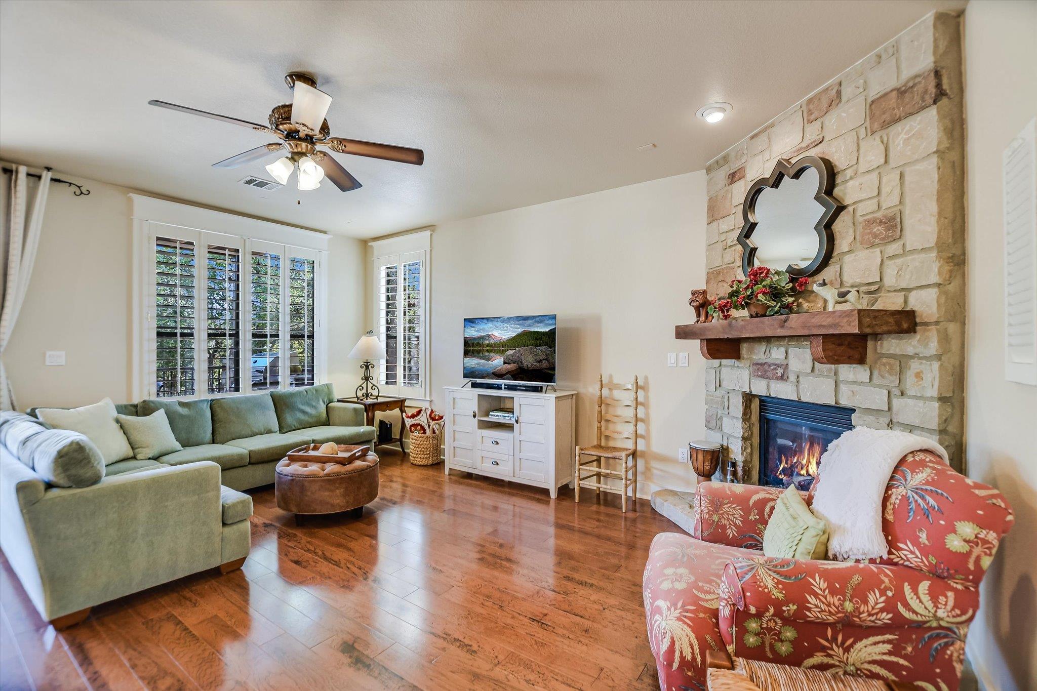 6921 Starboard Cv, Jonestown, TX 78645