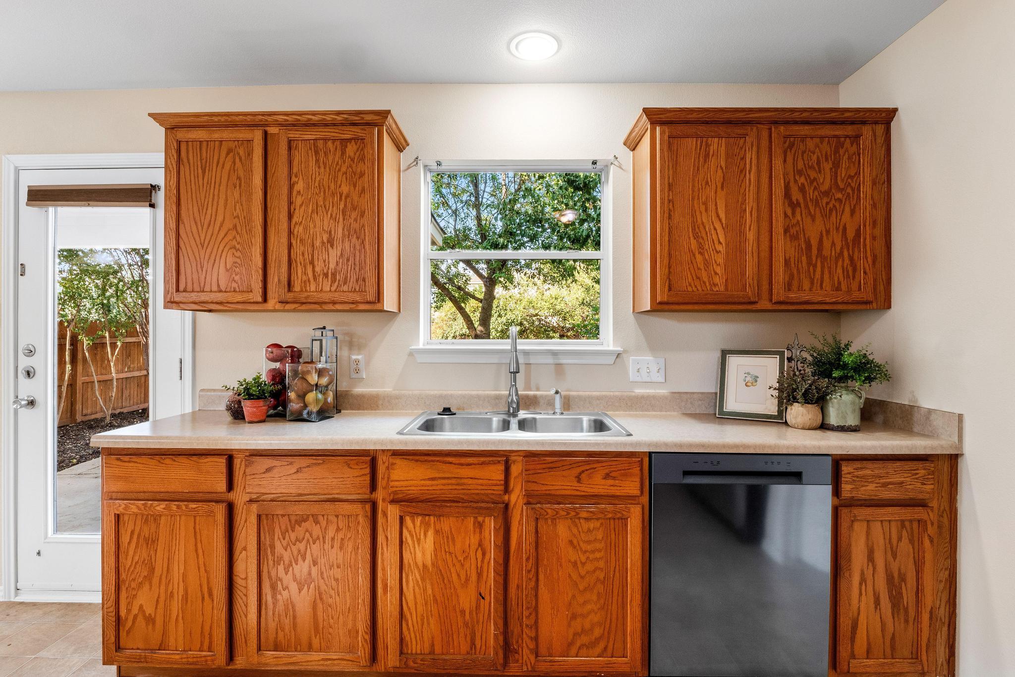 2413 Charlie Harley Dr, Leander, TX 78641