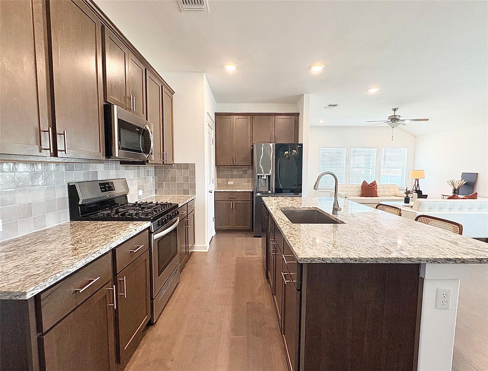 15308 Grenadine Bloom Cv, Del Valle, TX 78617