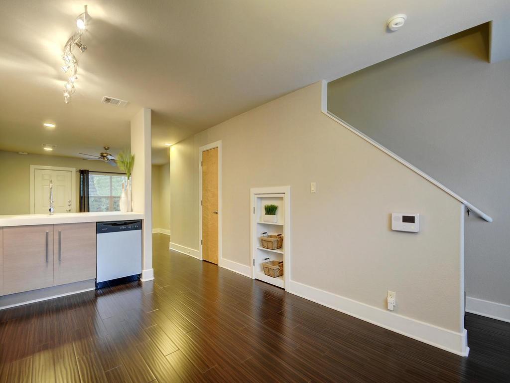 1101 Grove Blvd # 208, Austin, TX 78741