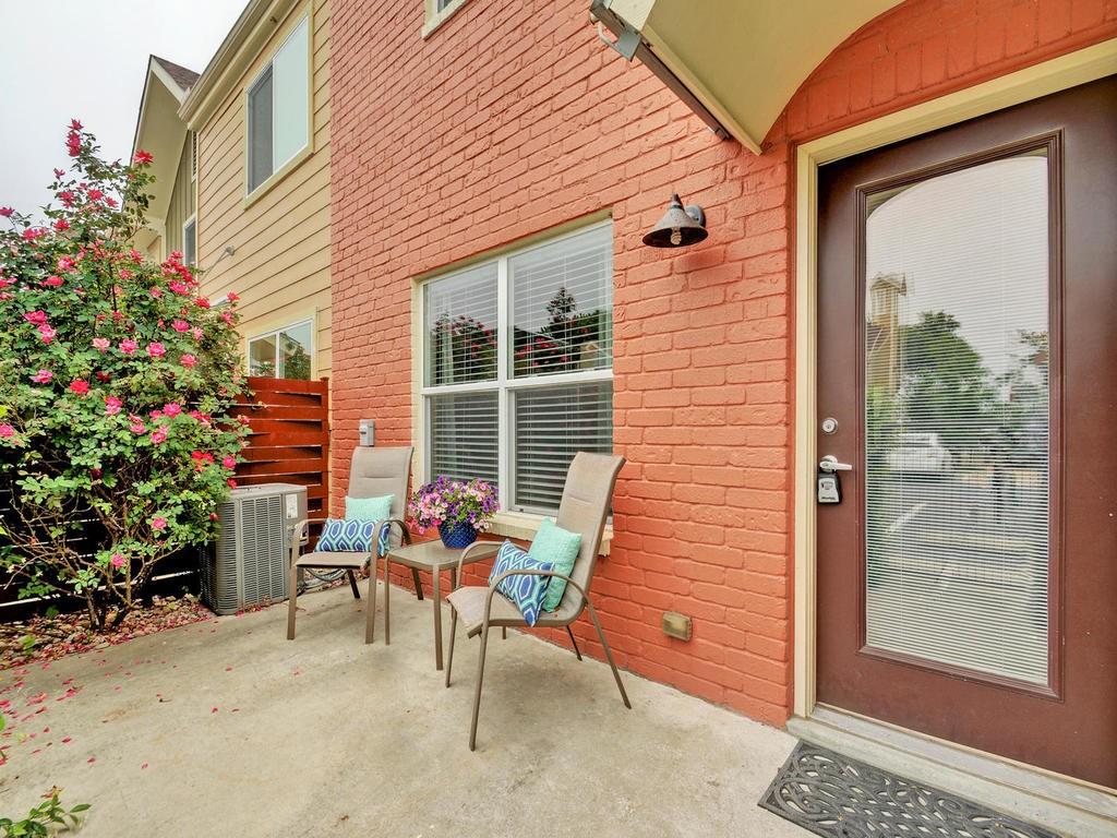 1101 Grove Blvd # 208, Austin, TX 78741