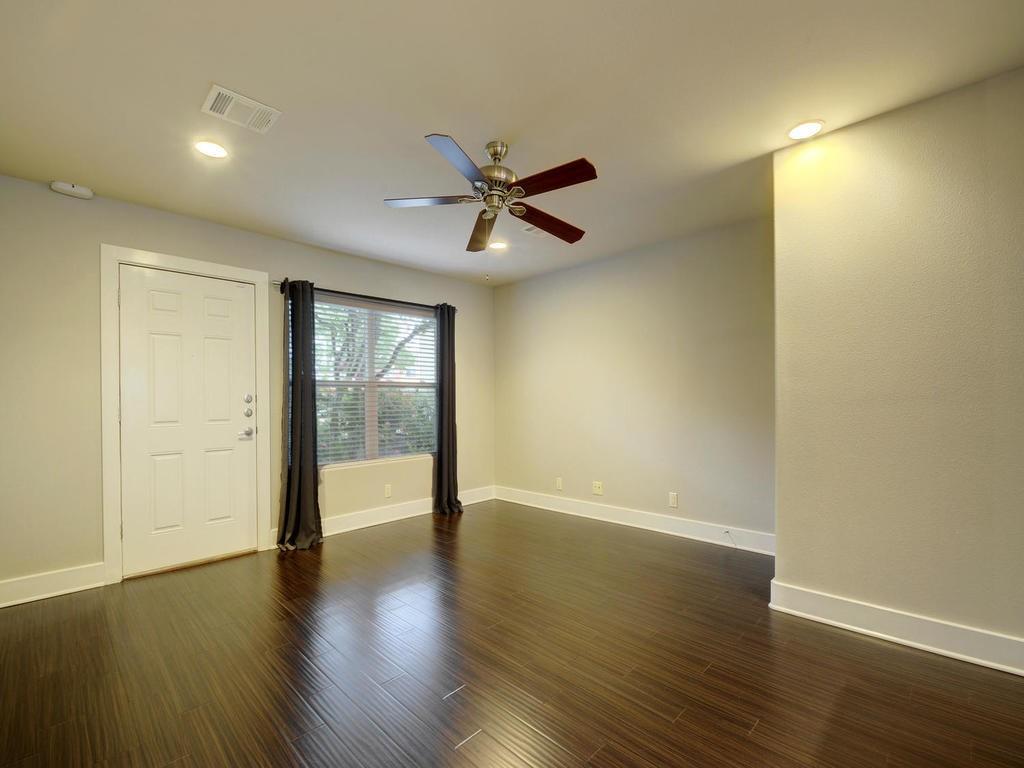 1101 Grove Blvd # 208, Austin, TX 78741