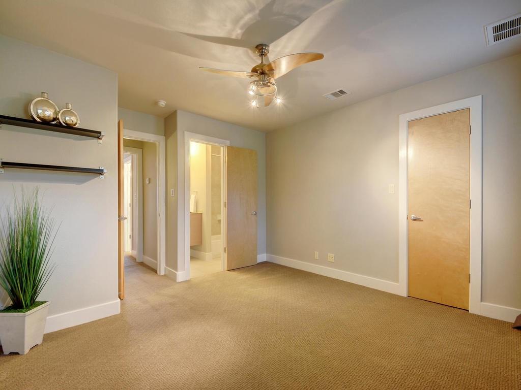 1101 Grove Blvd # 208, Austin, TX 78741