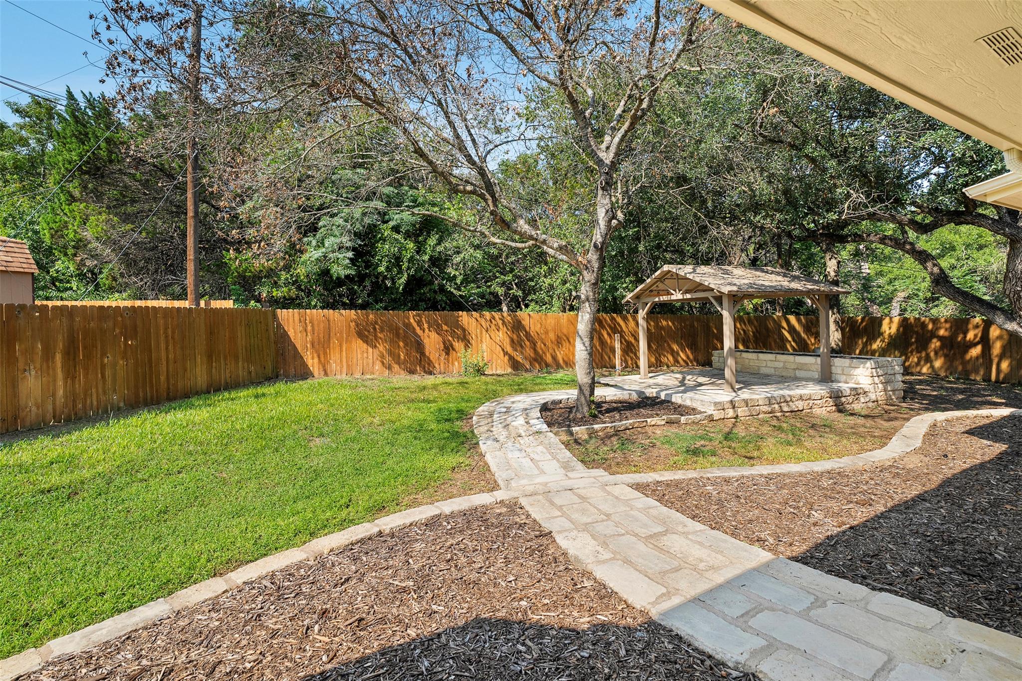 1412 Indian Trl, Salado, TX 76571