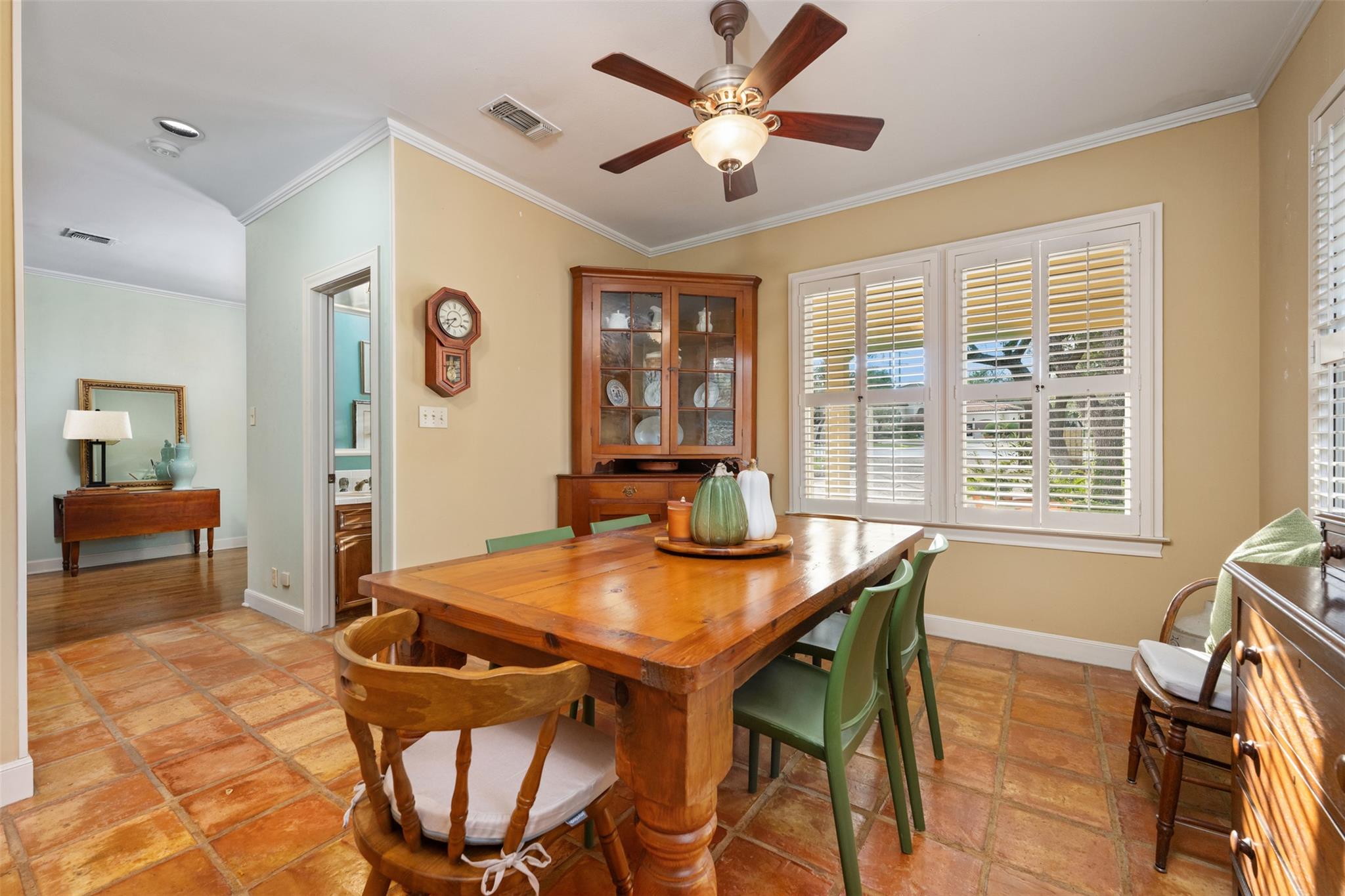 52 Club Estates Pkwy, The Hills, TX 78738