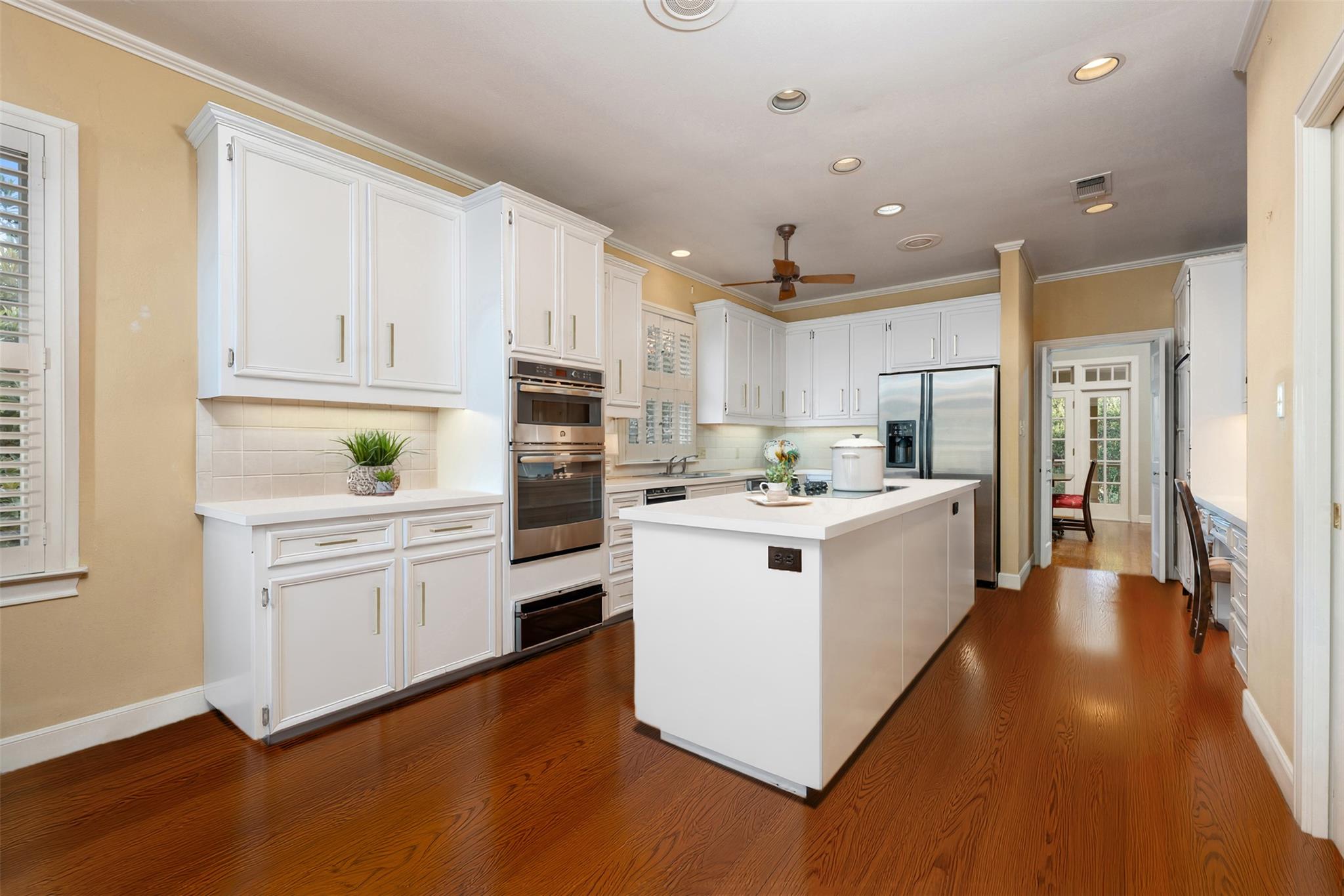 52 Club Estates Pkwy, The Hills, TX 78738