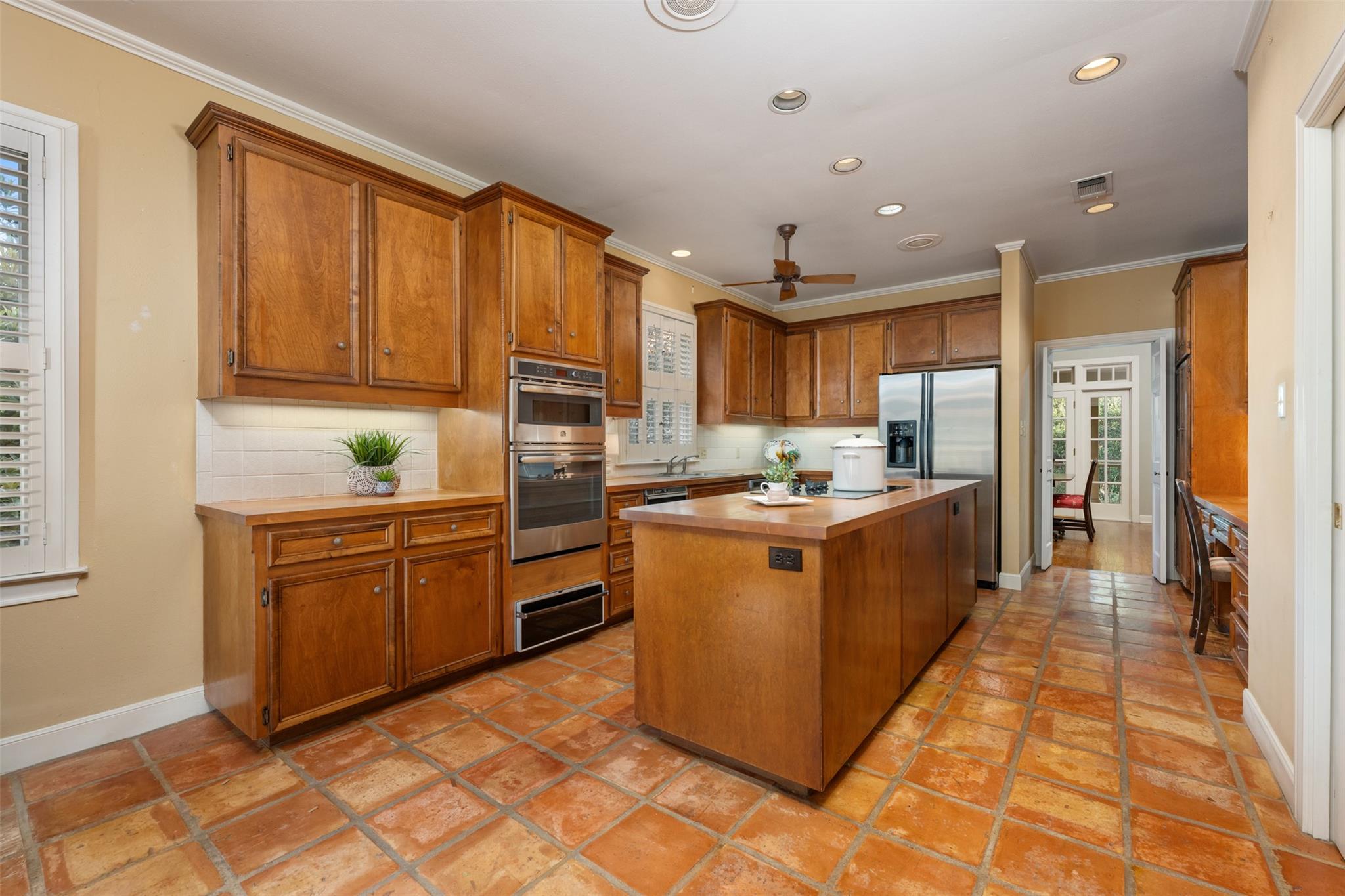 52 Club Estates Pkwy, The Hills, TX 78738