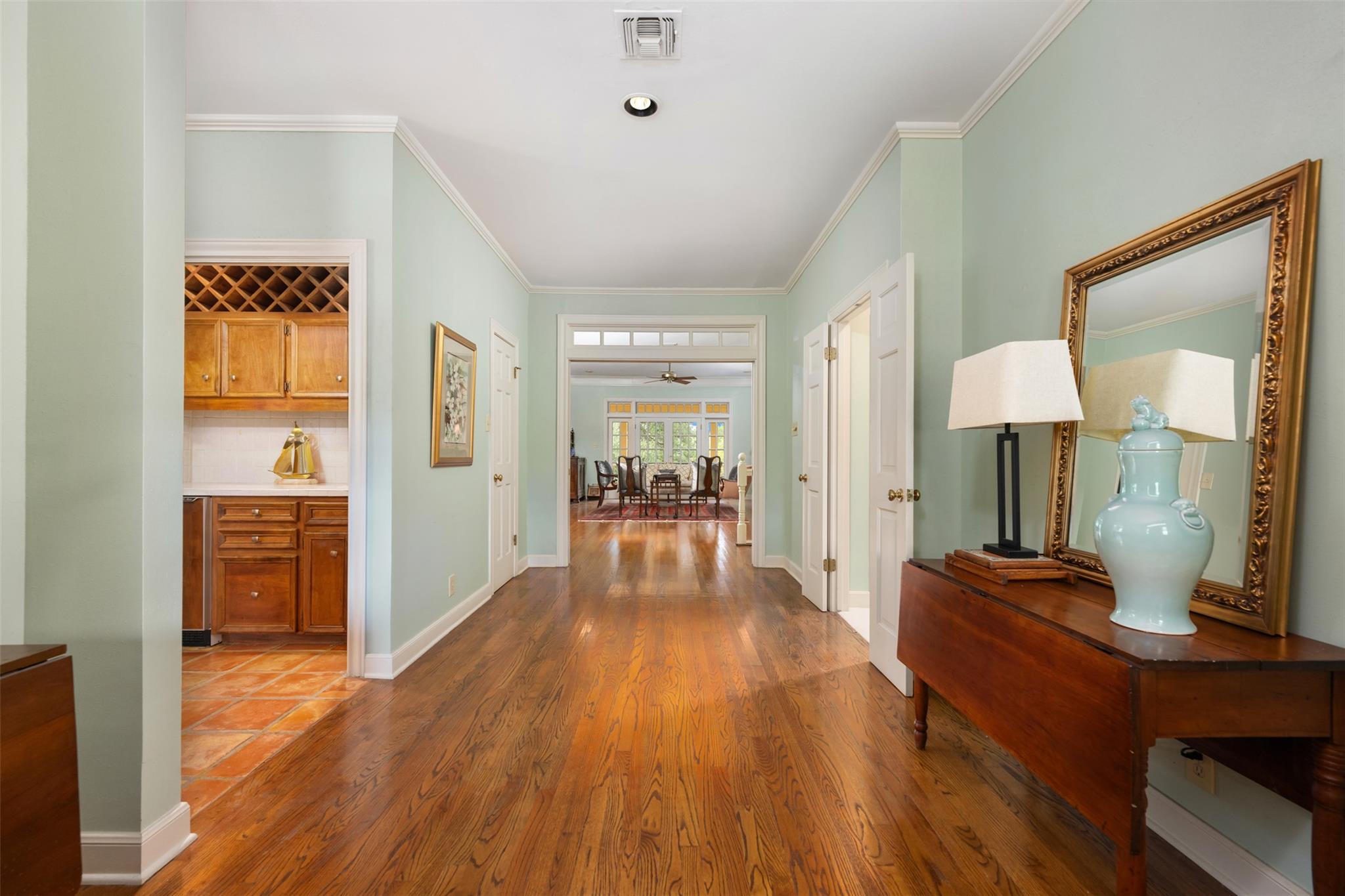 52 Club Estates Pkwy, The Hills, TX 78738