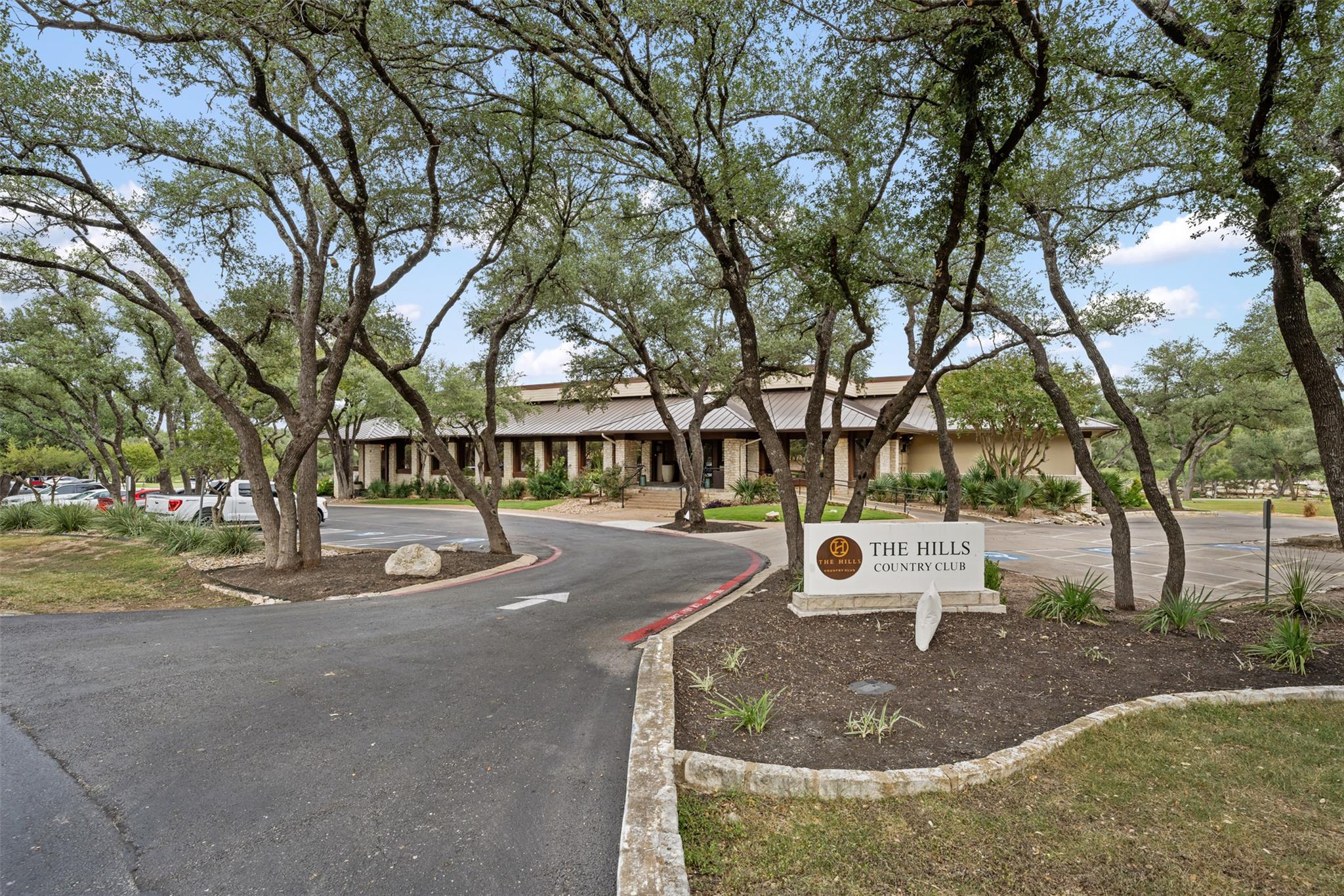 52 Club Estates Pkwy, The Hills, TX 78738