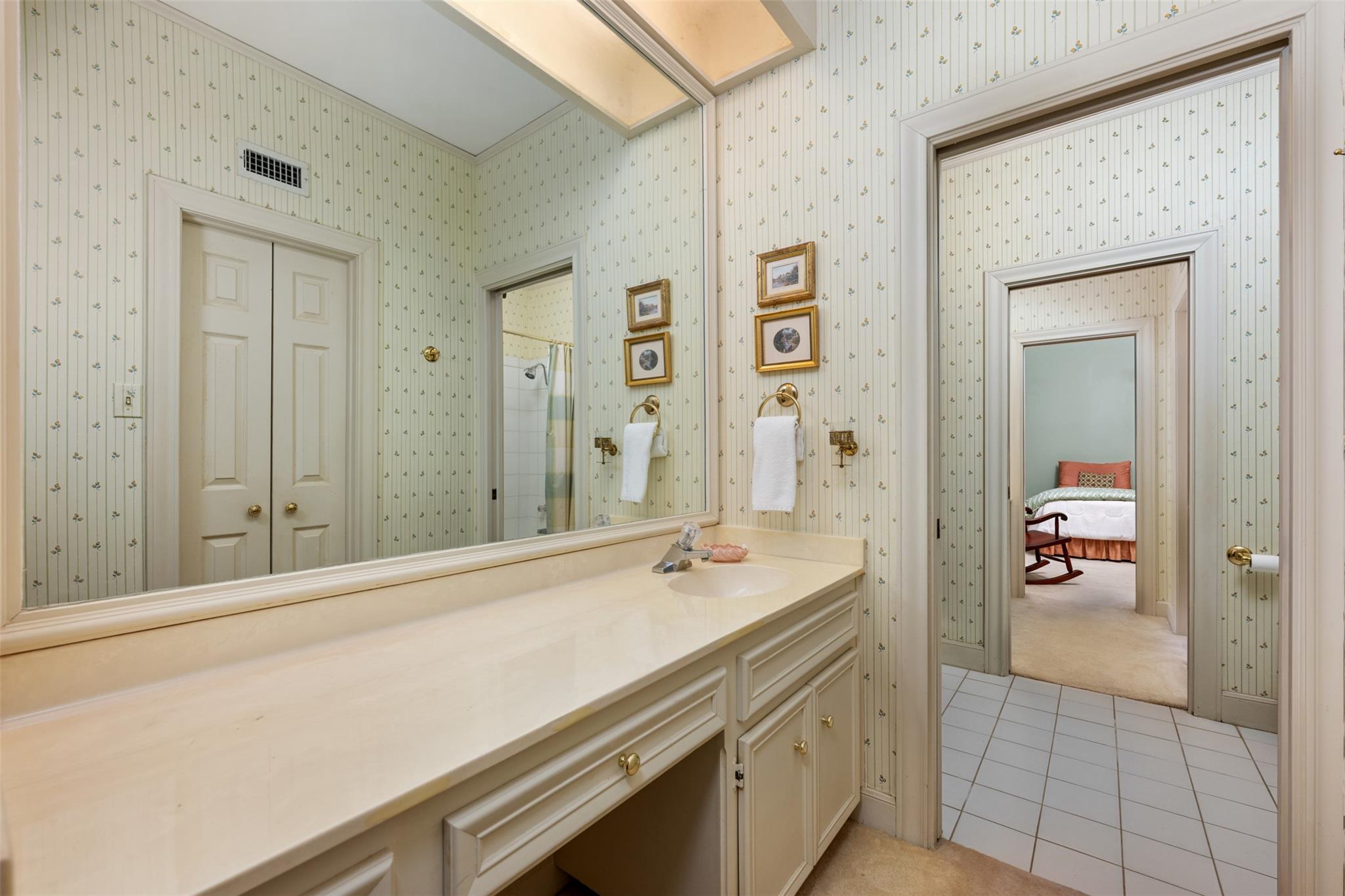 52 Club Estates Pkwy, The Hills, TX 78738