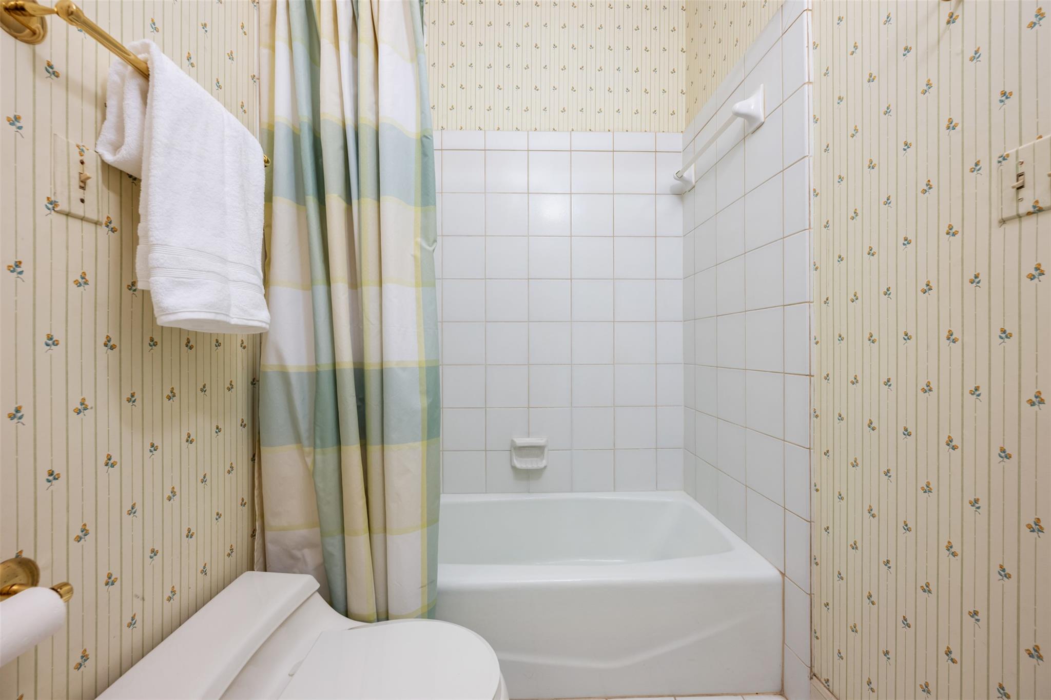 52 Club Estates Pkwy, The Hills, TX 78738