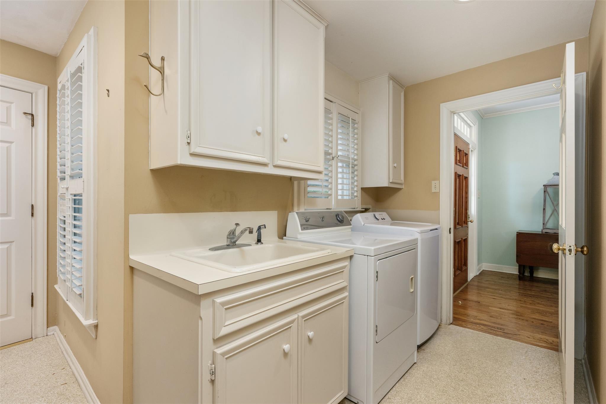 52 Club Estates Pkwy, The Hills, TX 78738